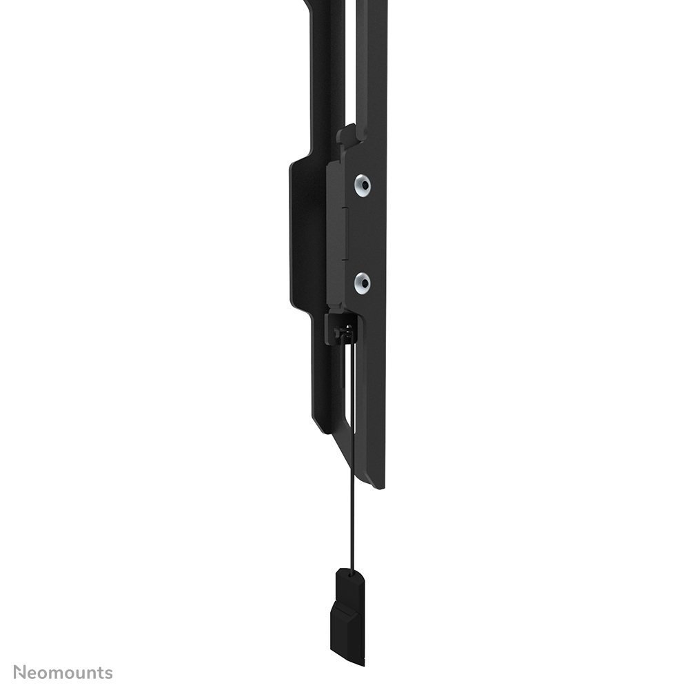 Een zwarte muurbeugel. Het heeft een ophangkoord en een klein zwart stukje aan het uiteinde. De achtergrond is wit.