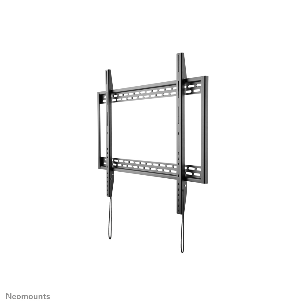 Un support mural TV en métal noir. Il a un cadre rectangulaire avec plusieurs trous. Deux supports verticaux avec des fils suspendus sont visibles.