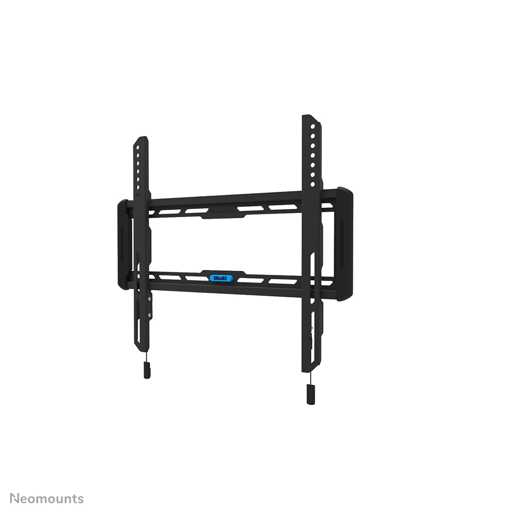 Een zwarte tv-muurbeugel met een blauwe waterpas. De beugel heeft twee verticale rails en horizontale staven, met het logo 'Neomounts'.