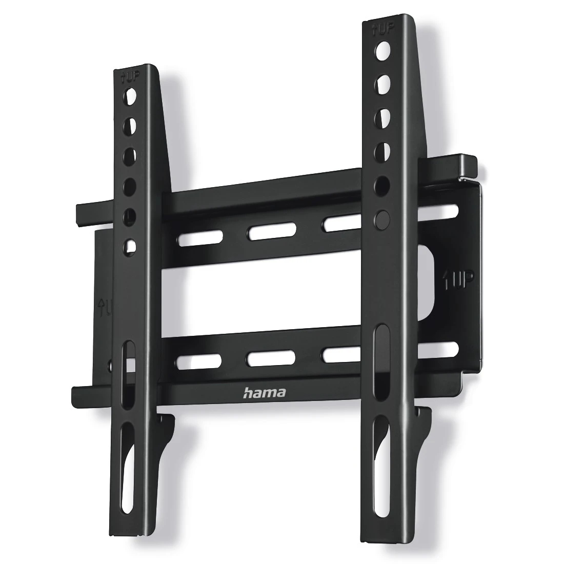 Supporto a parete per TV nero. Il supporto ha barre verticali e orizzontali con diversi fori e il marchio 'hama'.