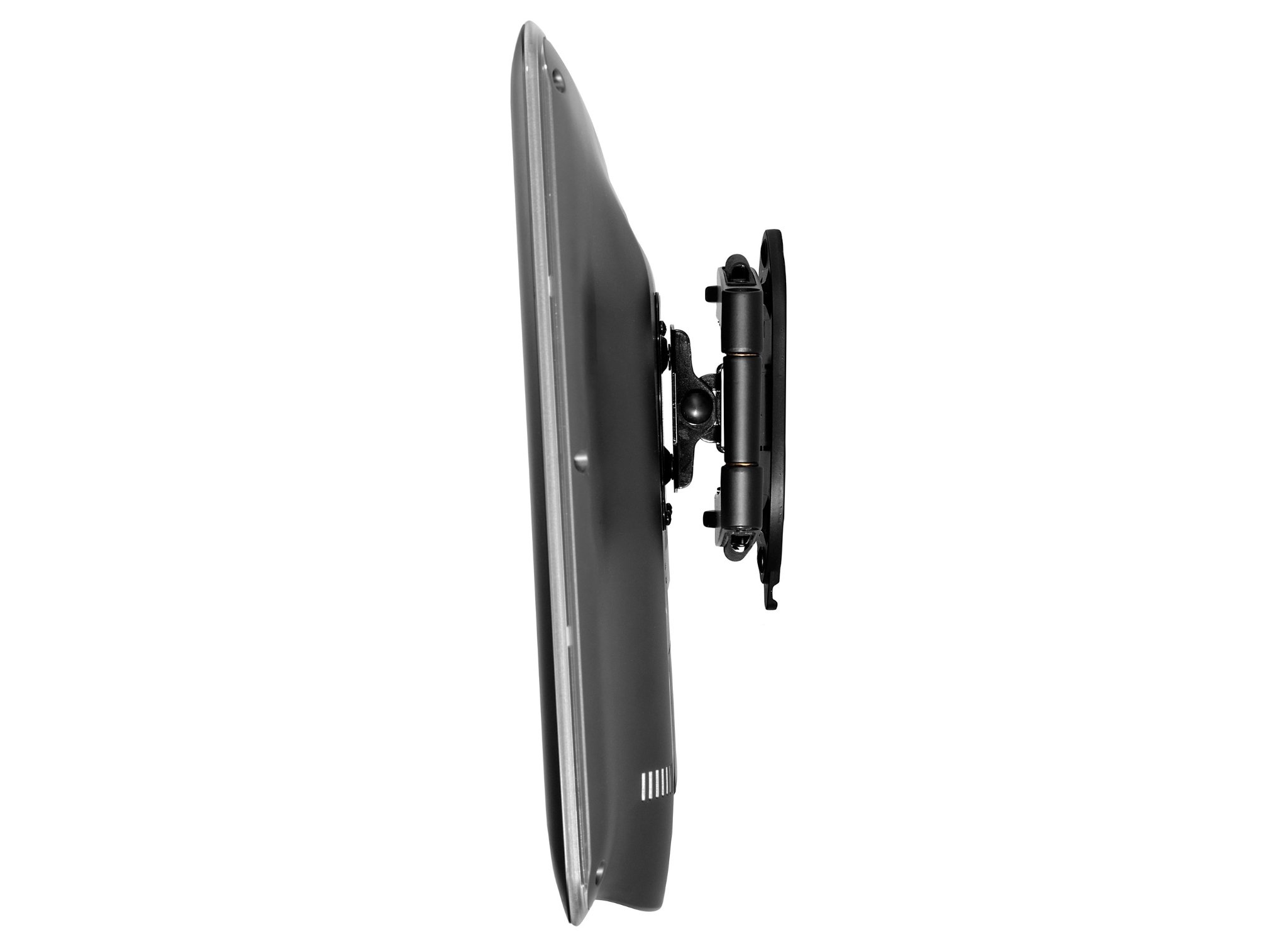 Un téléviseur noir est monté sur un support noir, sur fond blanc. Le téléviseur est légèrement incliné.