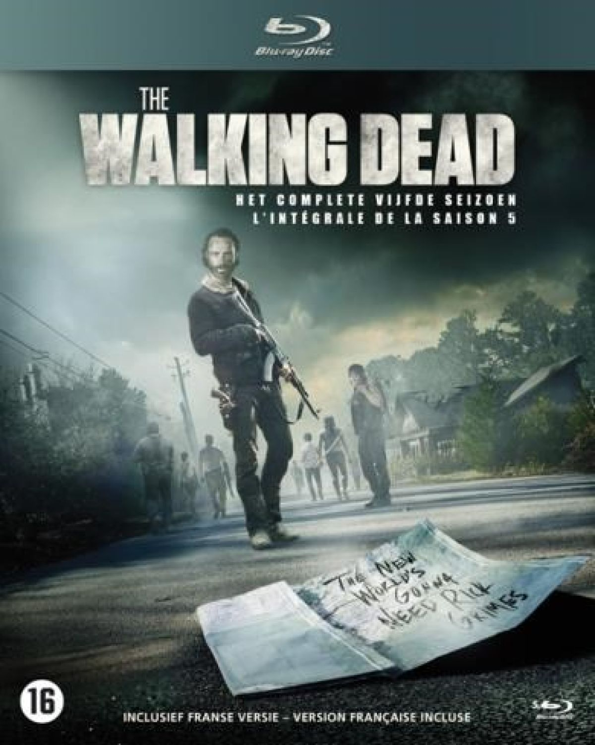 The Walking Dead seizoen 5 Blu-ray cover. Rick Grimes staat met een geweer, zombies op de achtergrond. Een notitie luidt: "The New World's Gonna Need Rick Grimes."