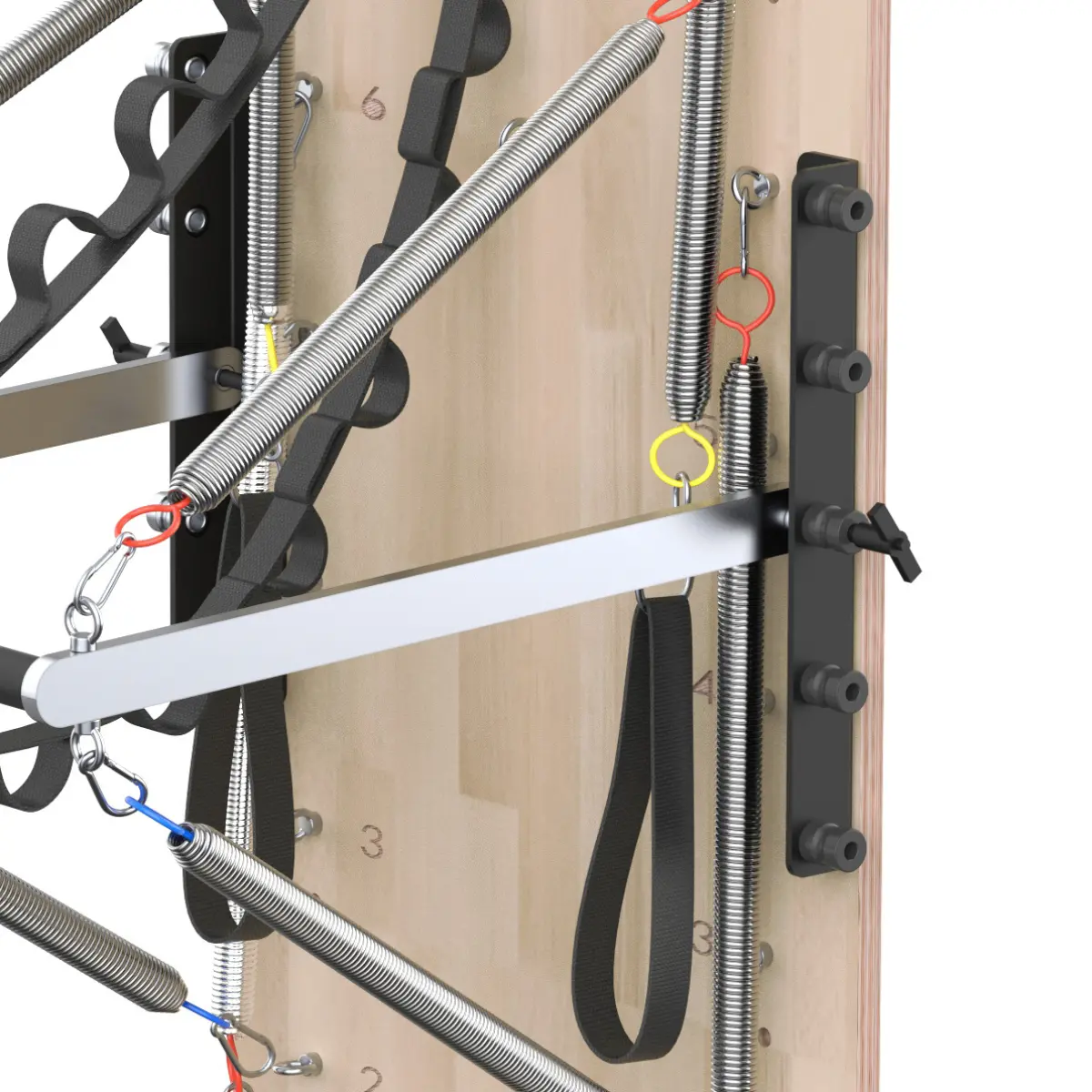 Een Pilates-machine met veren, riemen en een houten frame. De veren hebben rode en gele ringen. Zwarte riemen en zilveren staven zijn zichtbaar.