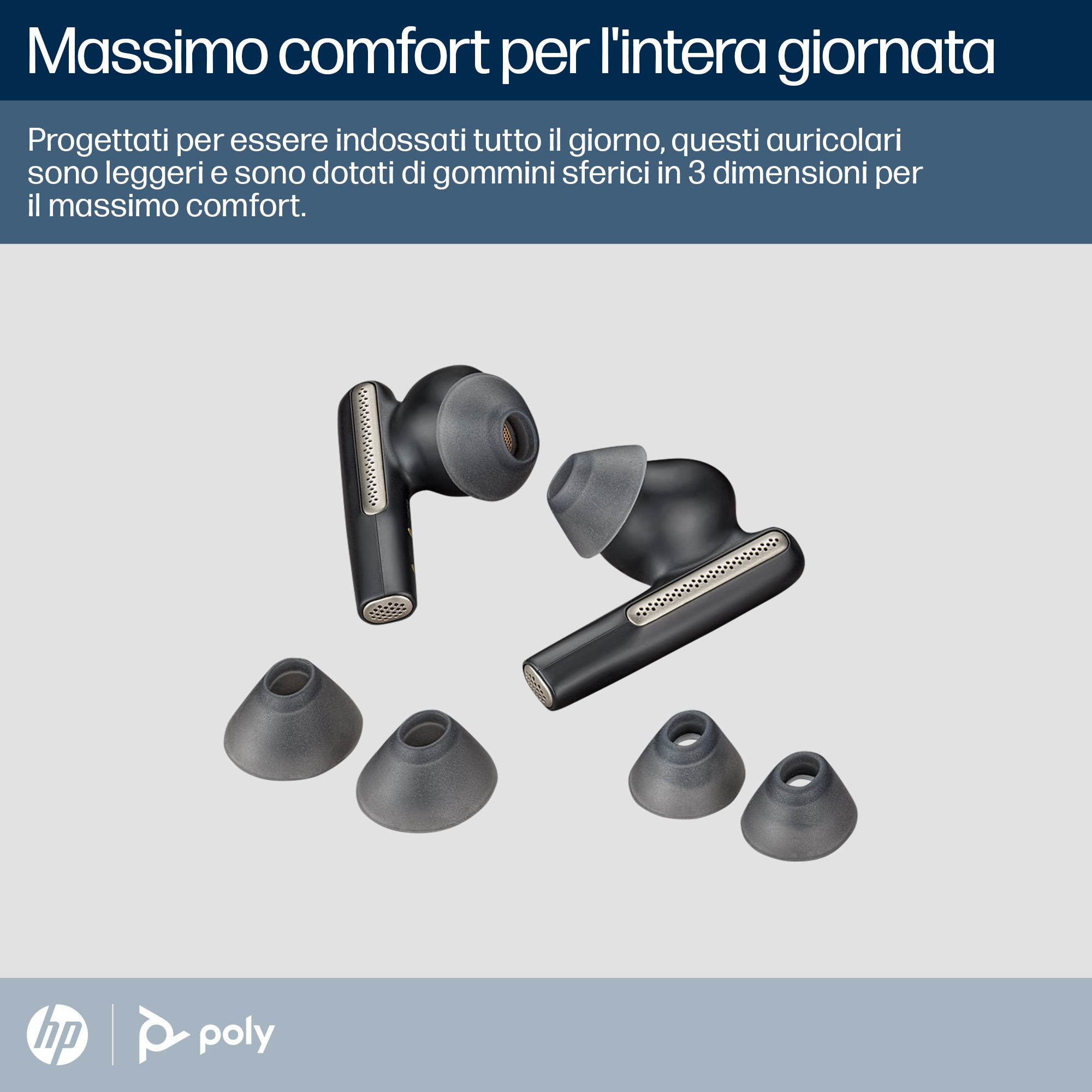 Auricolari wireless neri con cuscinetti extra. Su sfondo bianco. Il testo in alto dice 'Massimo comfort'.