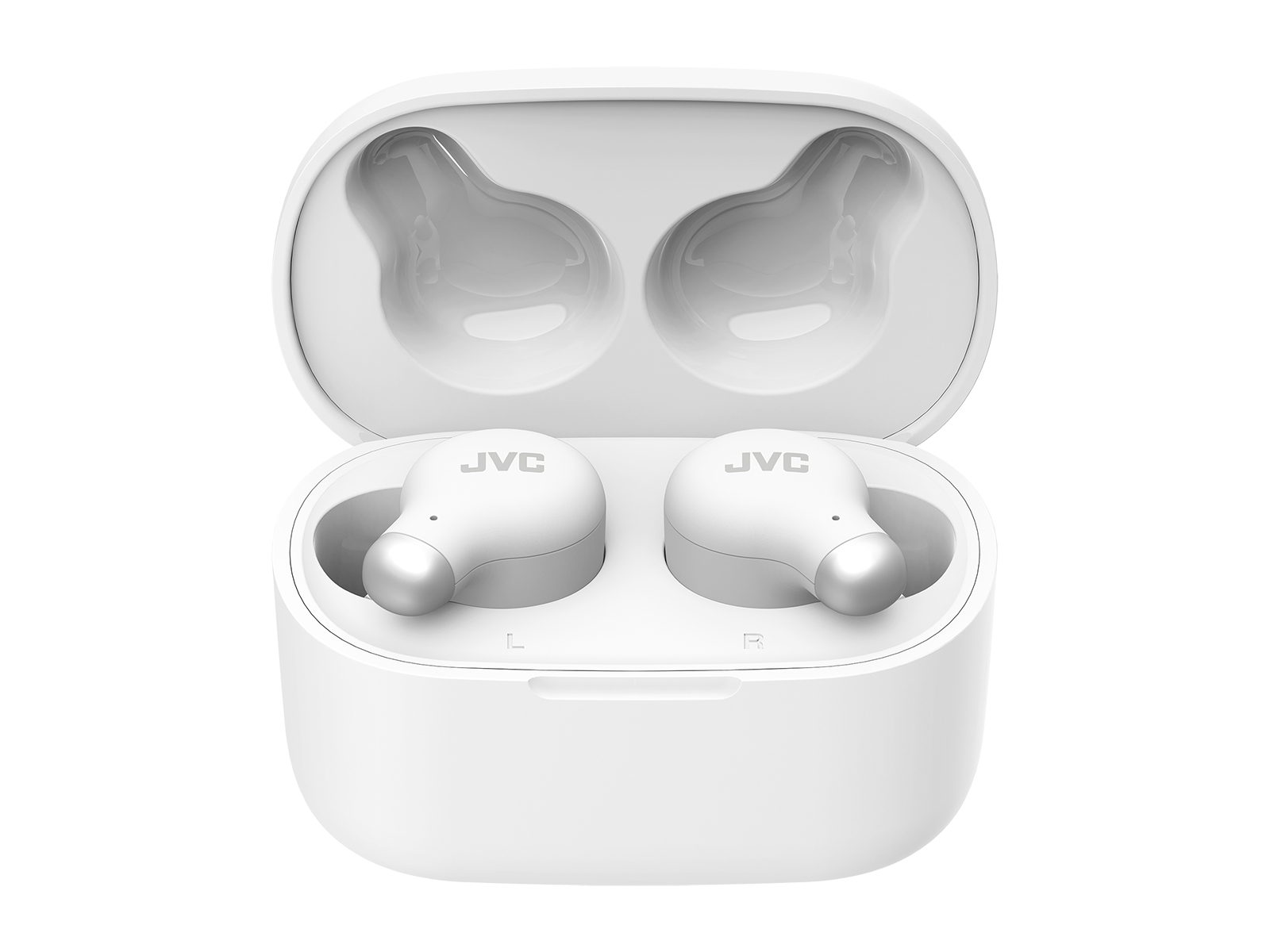 Auricolari JVC bianchi in una custodia di ricarica. La custodia è aperta, mostrando gli auricolari e le loro fessure di ricarica. Lo sfondo è bianco.