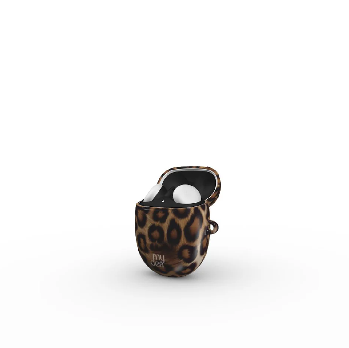 Una custodia per auricolari aperta con stampa leopardata con due auricolari bianchi all'interno, su sfondo bianco.