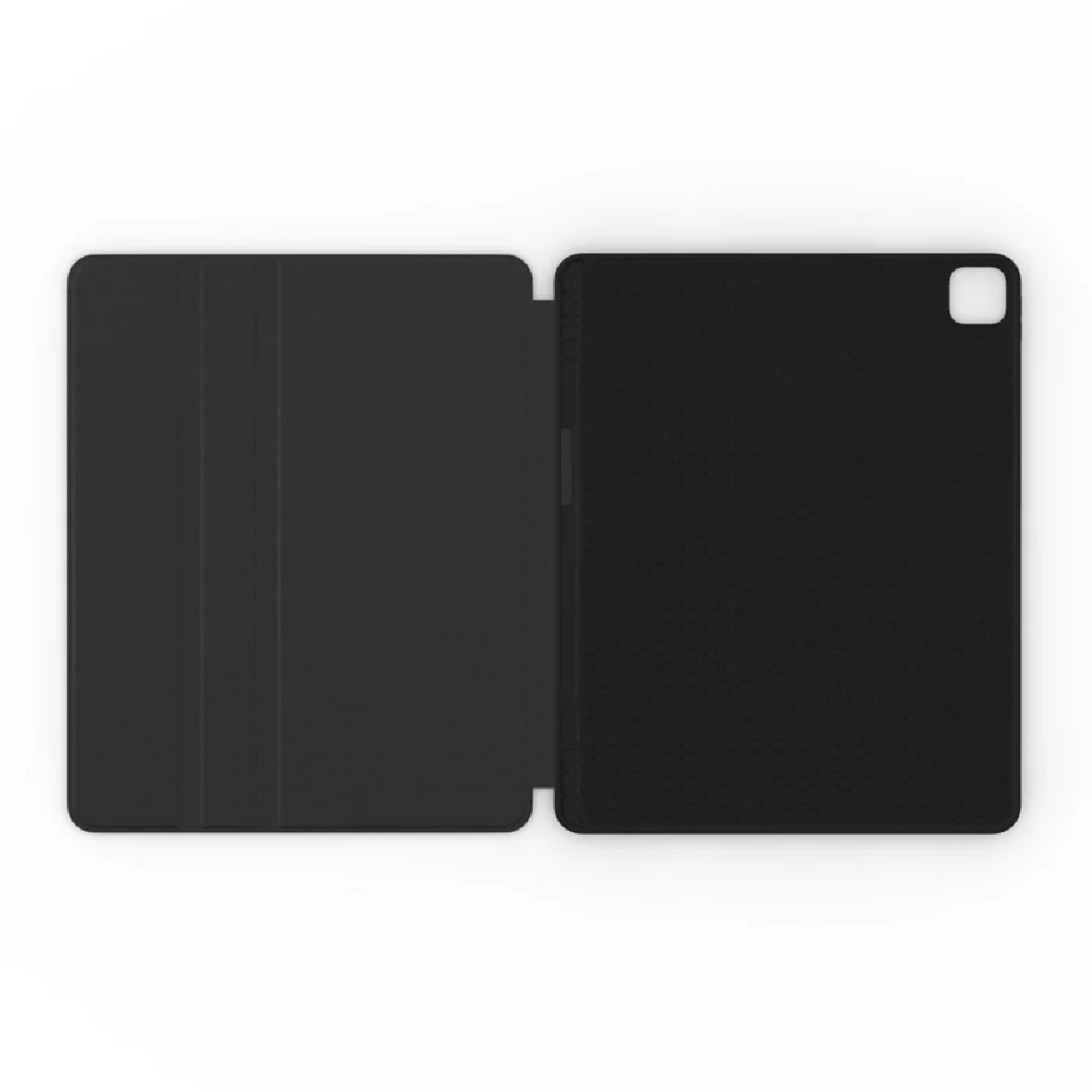 Custodia per tablet nera, aperta e piatta. Il lato sinistro è piegato, il lato destro mostra un quadrato della fotocamera.