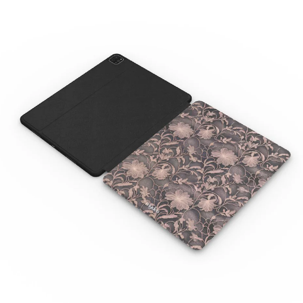 Custodia per tablet nera accanto a una custodia con motivi floreali. Il motivo floreale presenta fiori rosa e foglie grigie.