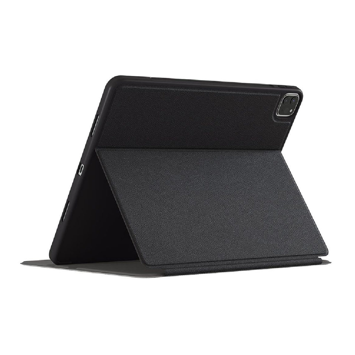 Un tablet nero con una cover abbinata è appoggiato. La cover è angolata, mostrando la trama. Lo sfondo è bianco.