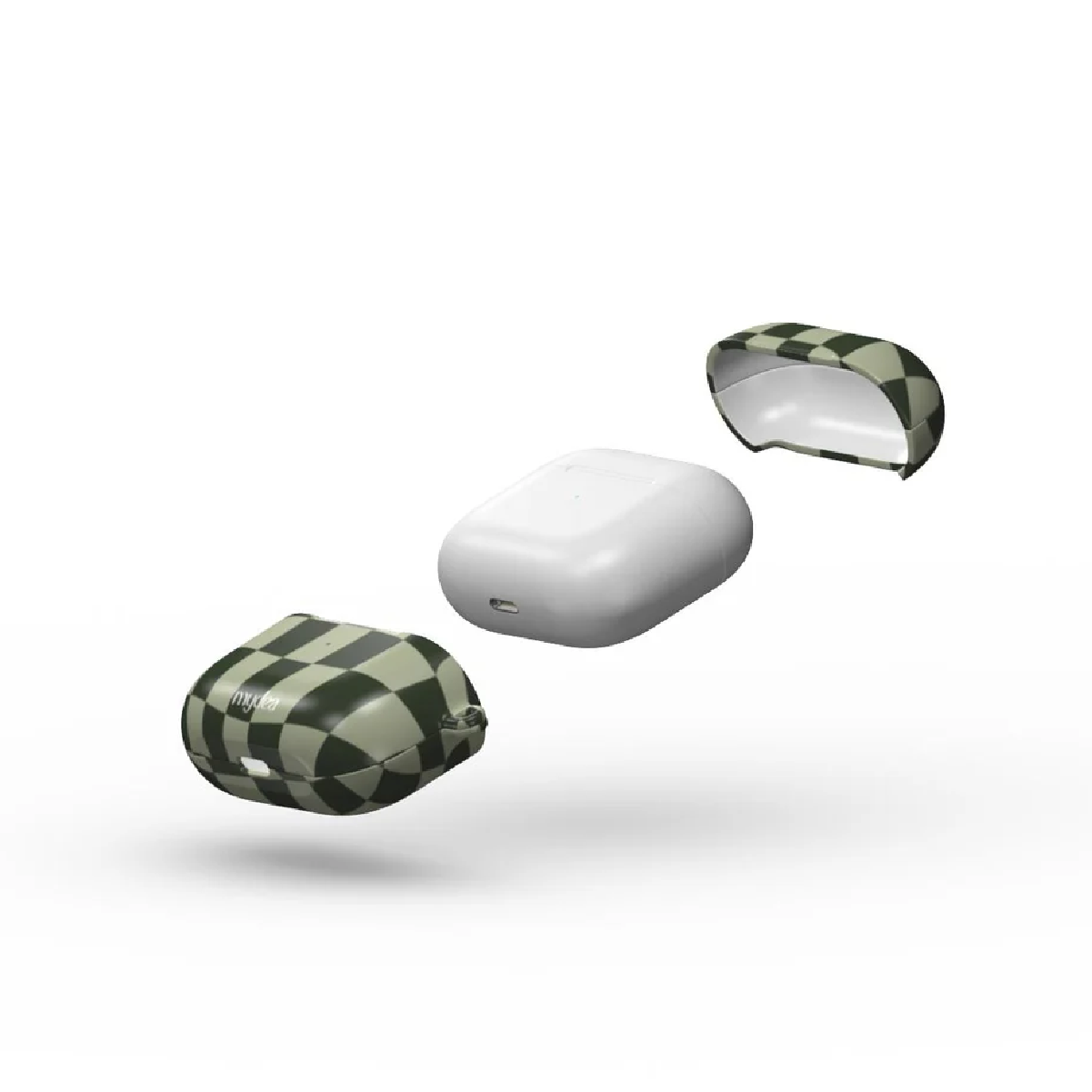 Una custodia AirPod bianca aperta con una copertura a scacchi verde e nera e un coperchio staccato. Lo sfondo è bianco.