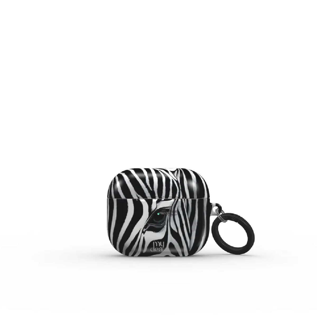 Una custodia per auricolari a strisce bianche e nere con un piccolo anello nero. Lo sfondo è bianco.