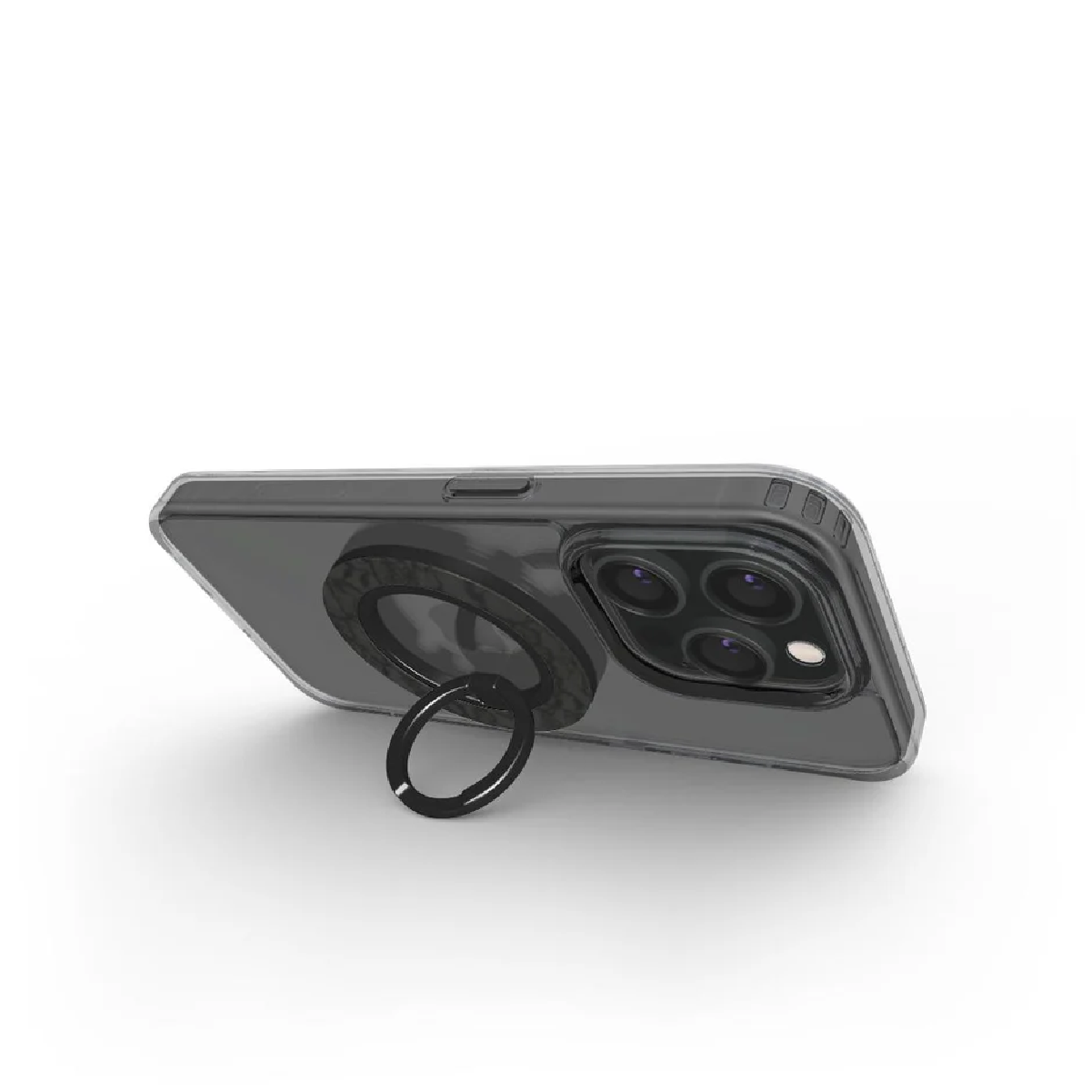Una custodia trasparente per telefono con un anello nero. Il telefono ha tre obiettivi. È su una superficie bianca.