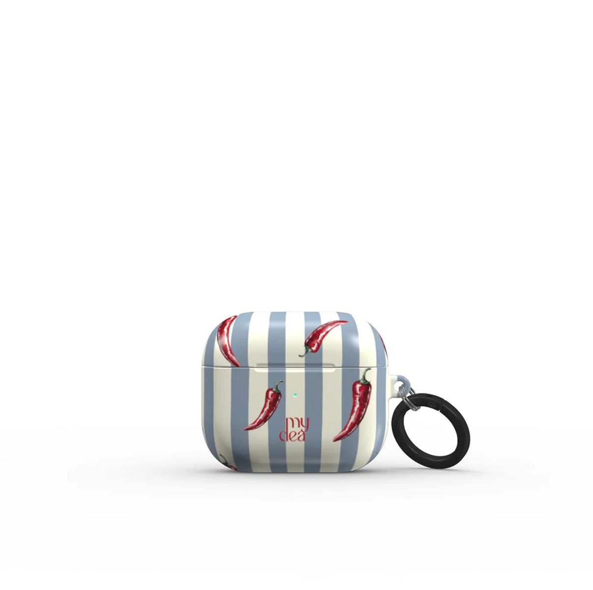 Una custodia per AirPods con un motivo a righe bianche e blu e illustrazioni di peperoncini rossi. C'è un anello nero sul lato.