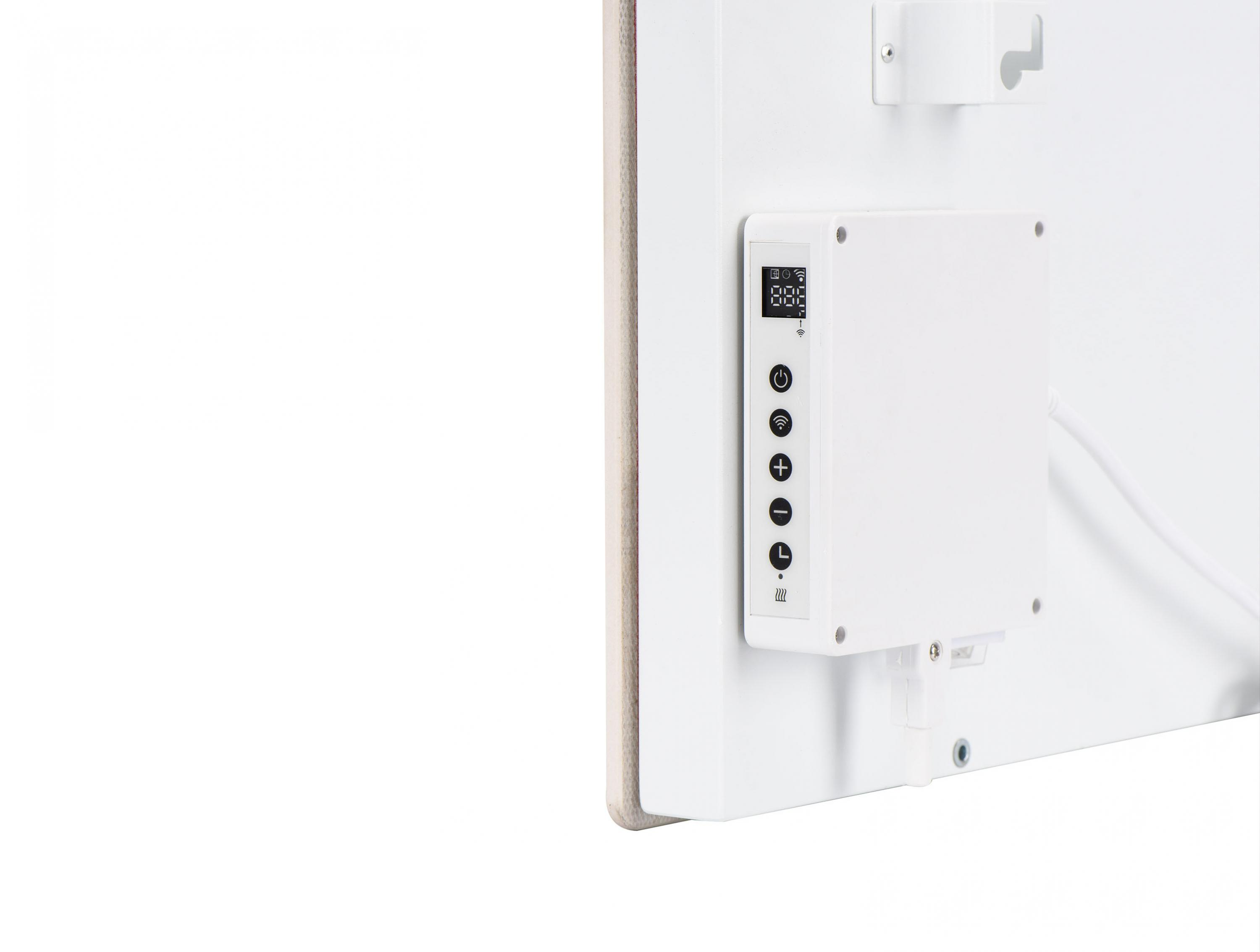 Un panel de control blanco con pantalla y botones, fijado a una superficie blanca. Se ve un cable blanco.