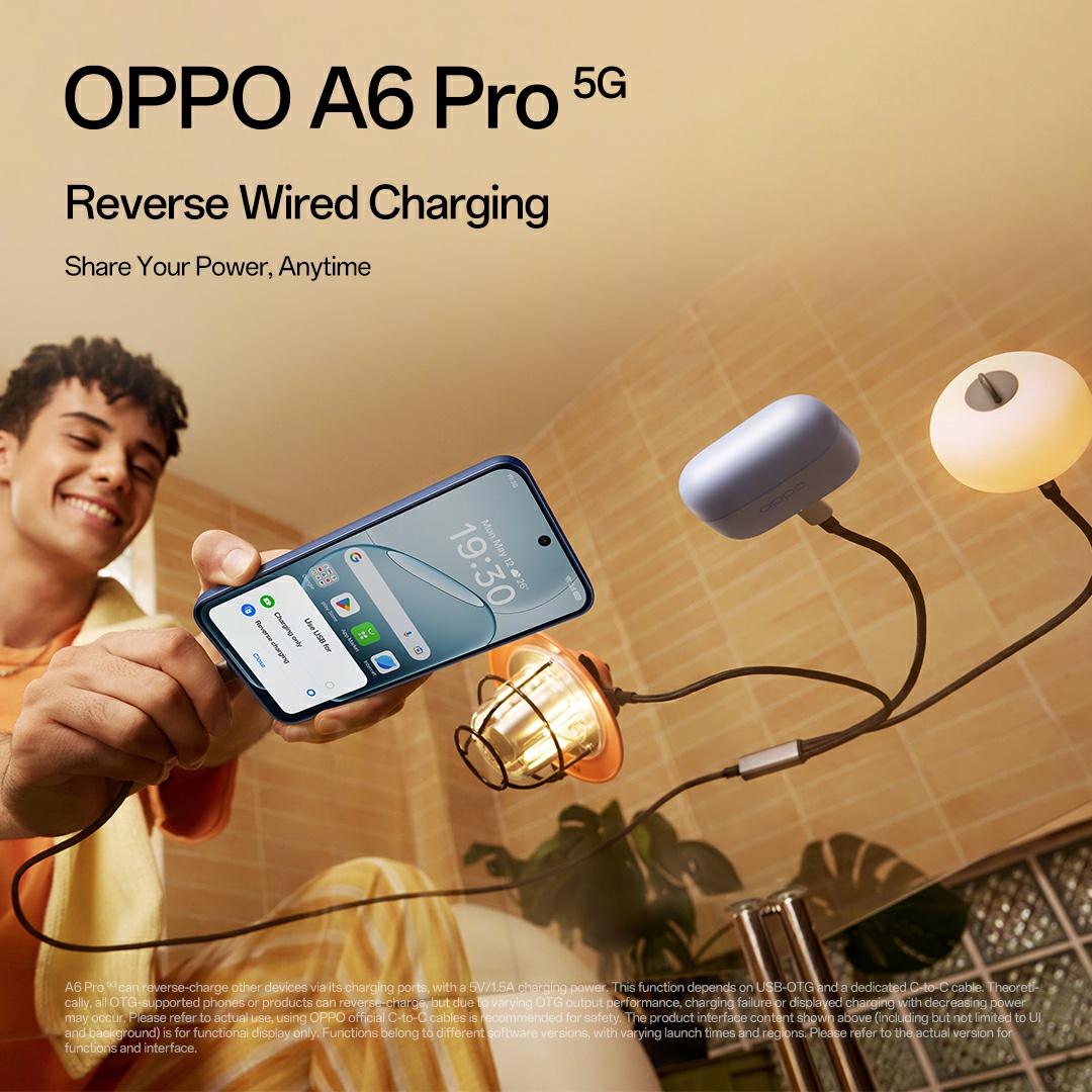 A man holds a phone charging lamps. The phone displays 19:30. The scene includes charging devices and product details.