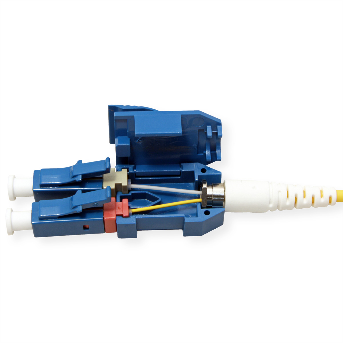 Connecteur fibre optique bleu et blanc avec câbles jaunes et blancs sur fond blanc. Connecteur avec parties rouges et grises.