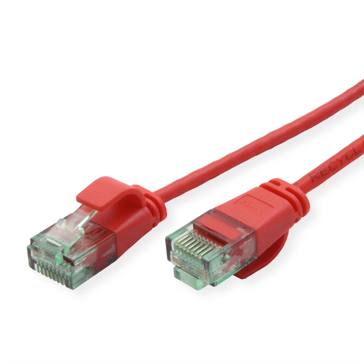 Deux câbles Ethernet rouges avec des connecteurs transparents sur fond blanc. Un câble porte l'étiquette 'RECYCLE'.
