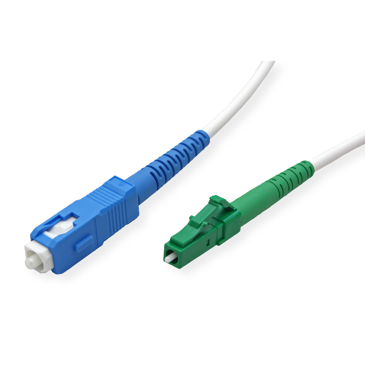 Deux connecteurs de câble à fibre optique : bleu et vert. Des câbles blancs partent des connecteurs sur fond blanc.