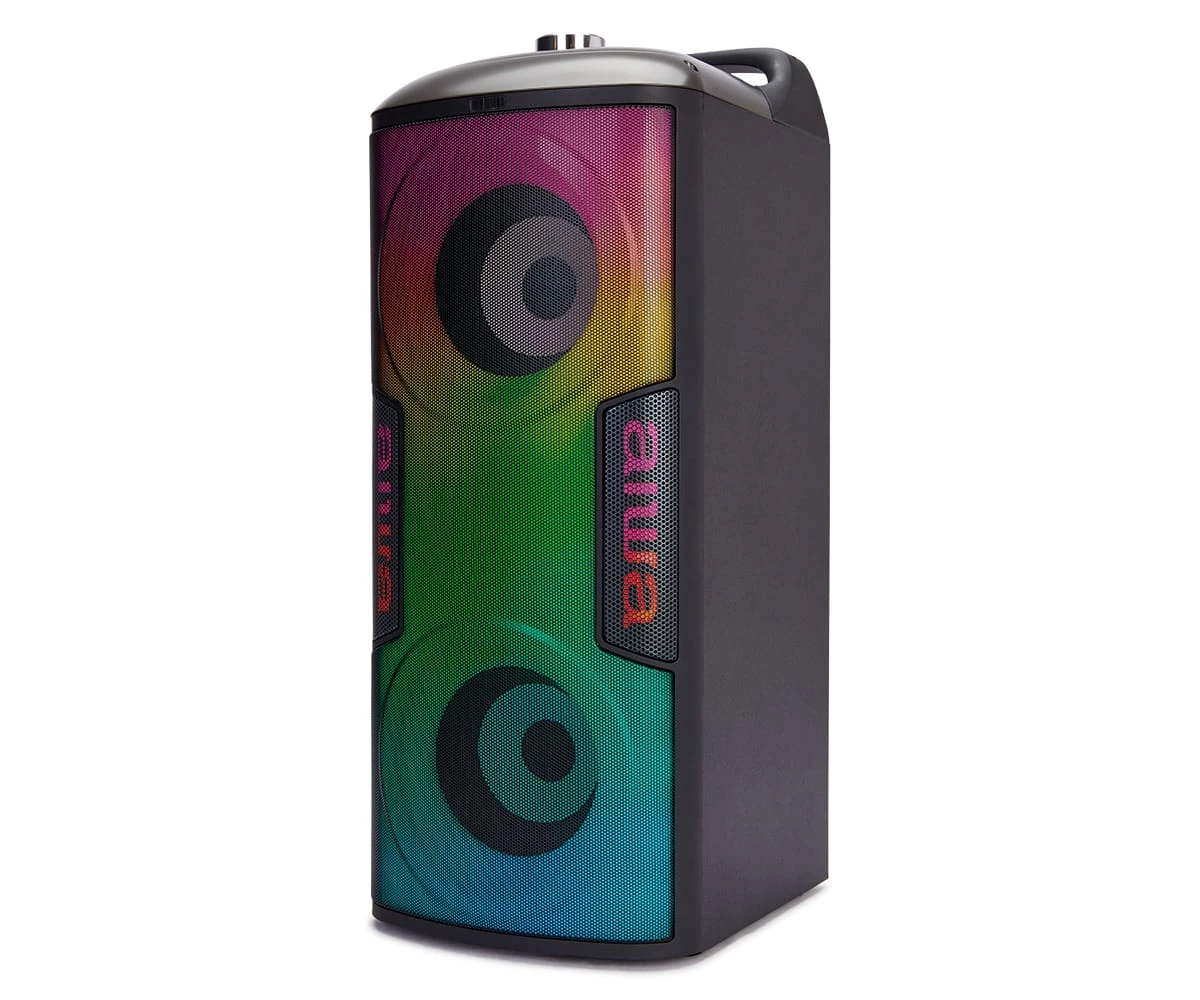 Altoparlante nero alto con frontale in rete colorata. Ha due griglie per altoparlanti con sfumatura arcobaleno. Il nome del marchio è sul lato.
