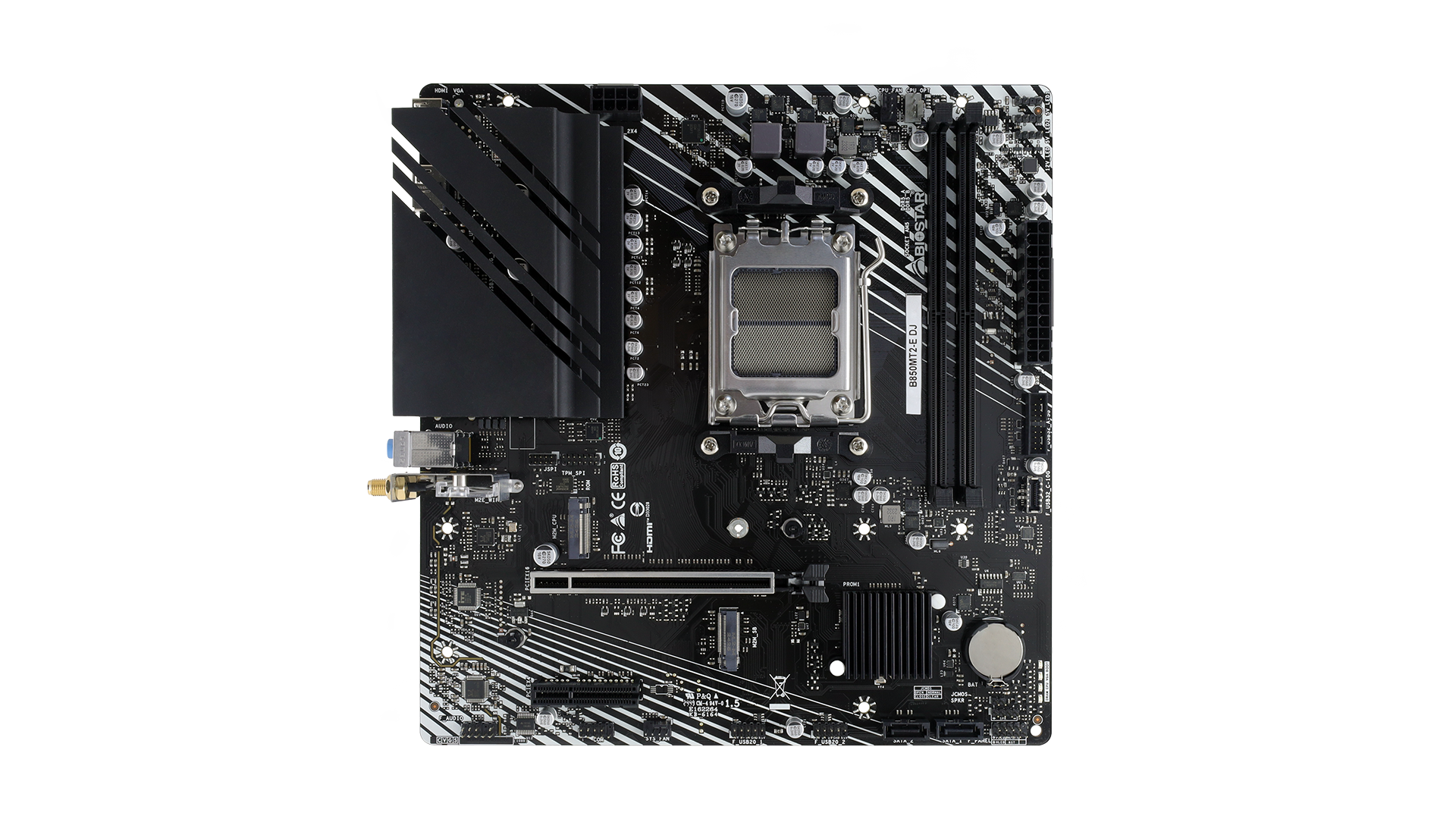 Czarna płyta główna komputera z różnymi komponentami, w tym gniazdami, złączami i gniazdem CPU, na białym tle.