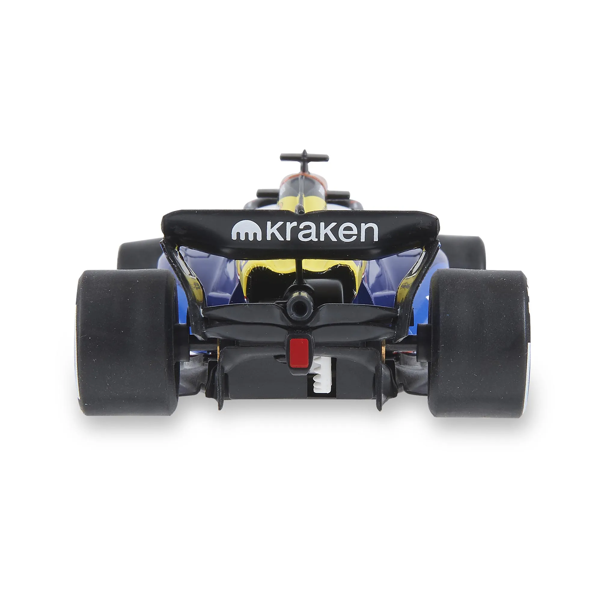 Vista trasera de un coche de carreras de juguete azul, amarillo y negro con "kraken" en el alerón, sobre un fondo blanco.