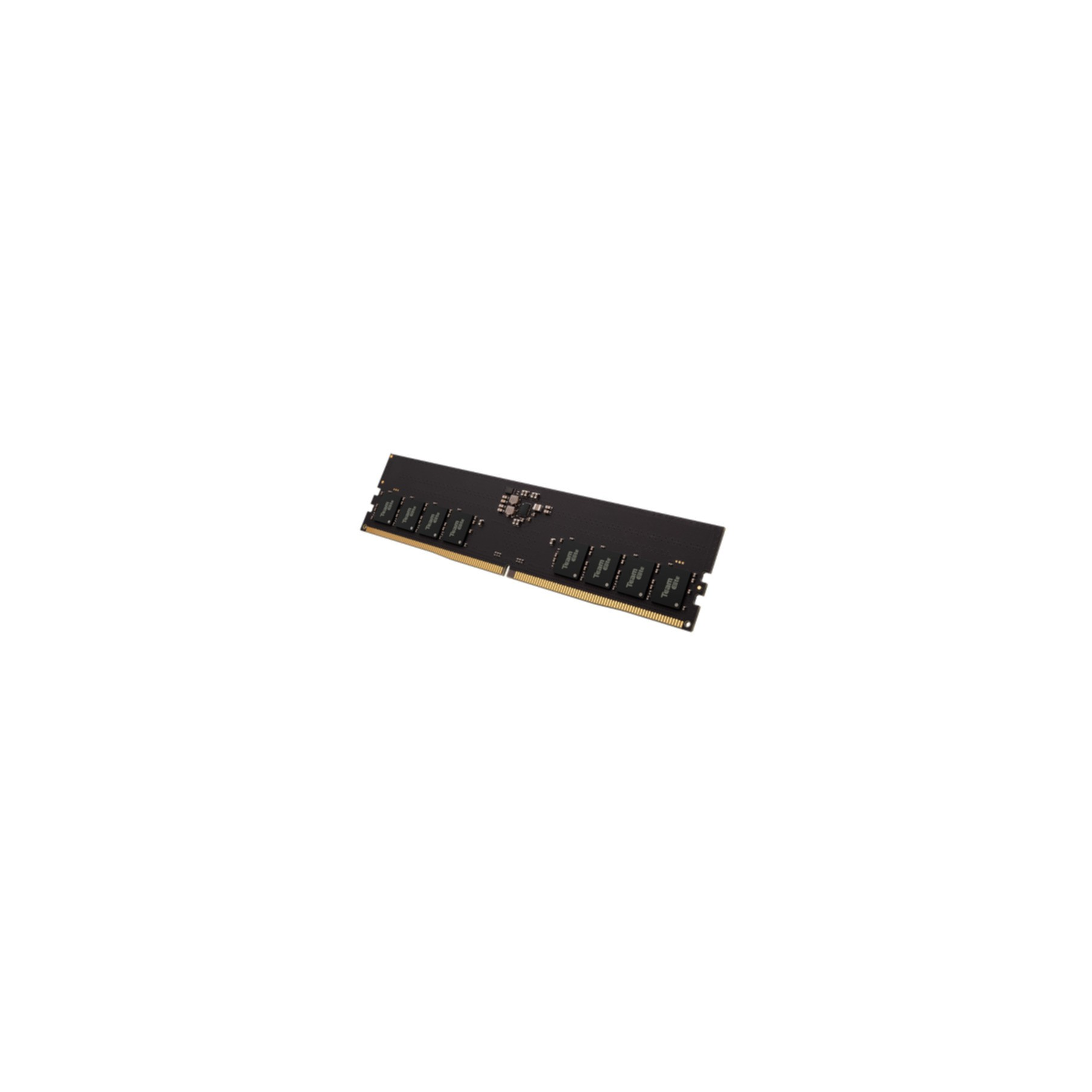 Une barrette de RAM noire, avec des connecteurs dorés, sur fond blanc. Plusieurs puces noires sont visibles.