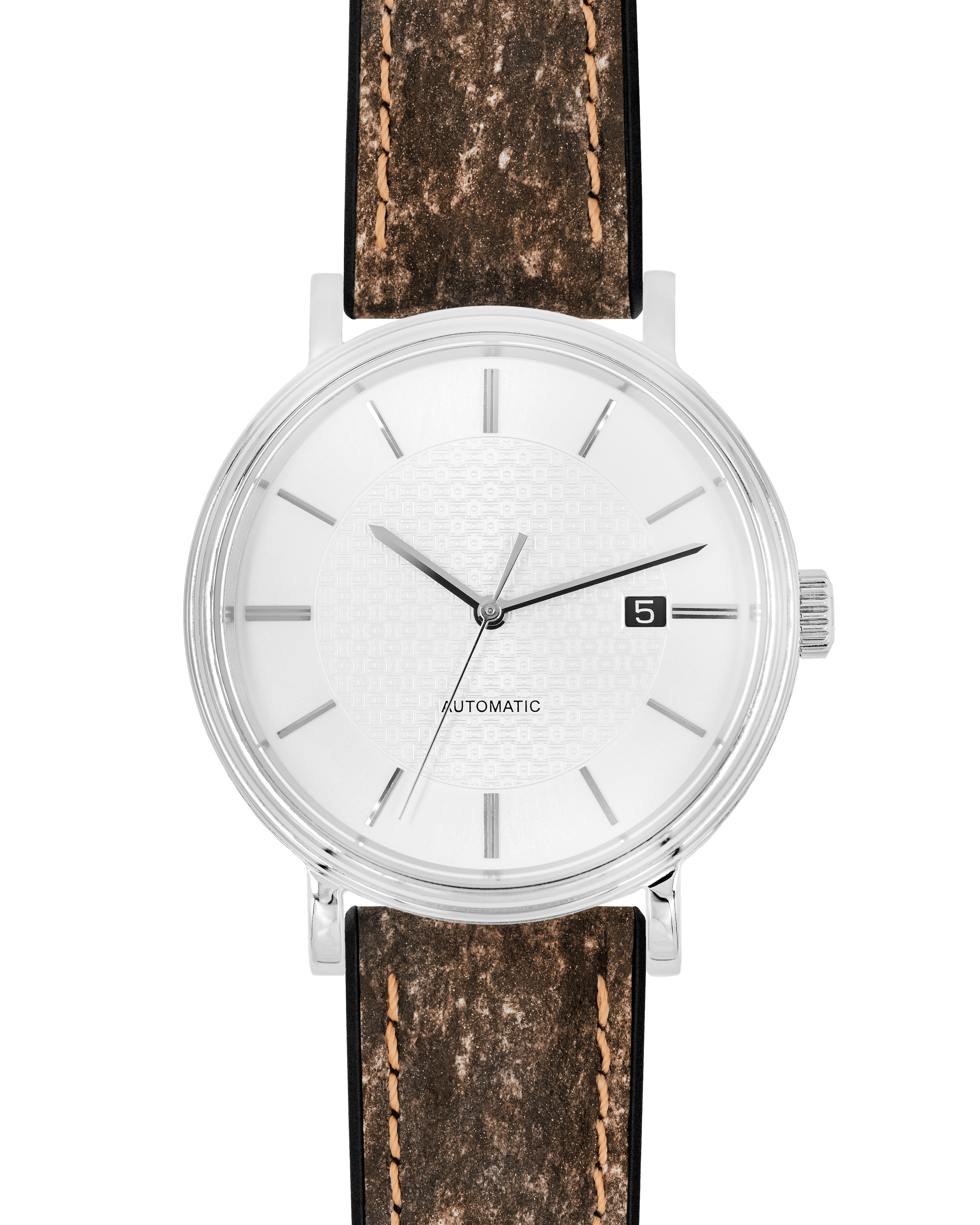 Eine Armbanduhr mit weißem Zifferblatt, schwarzen Zeigern und einem Lederarmband. Das Datum ist sichtbar. Die Uhr ist automatisch.