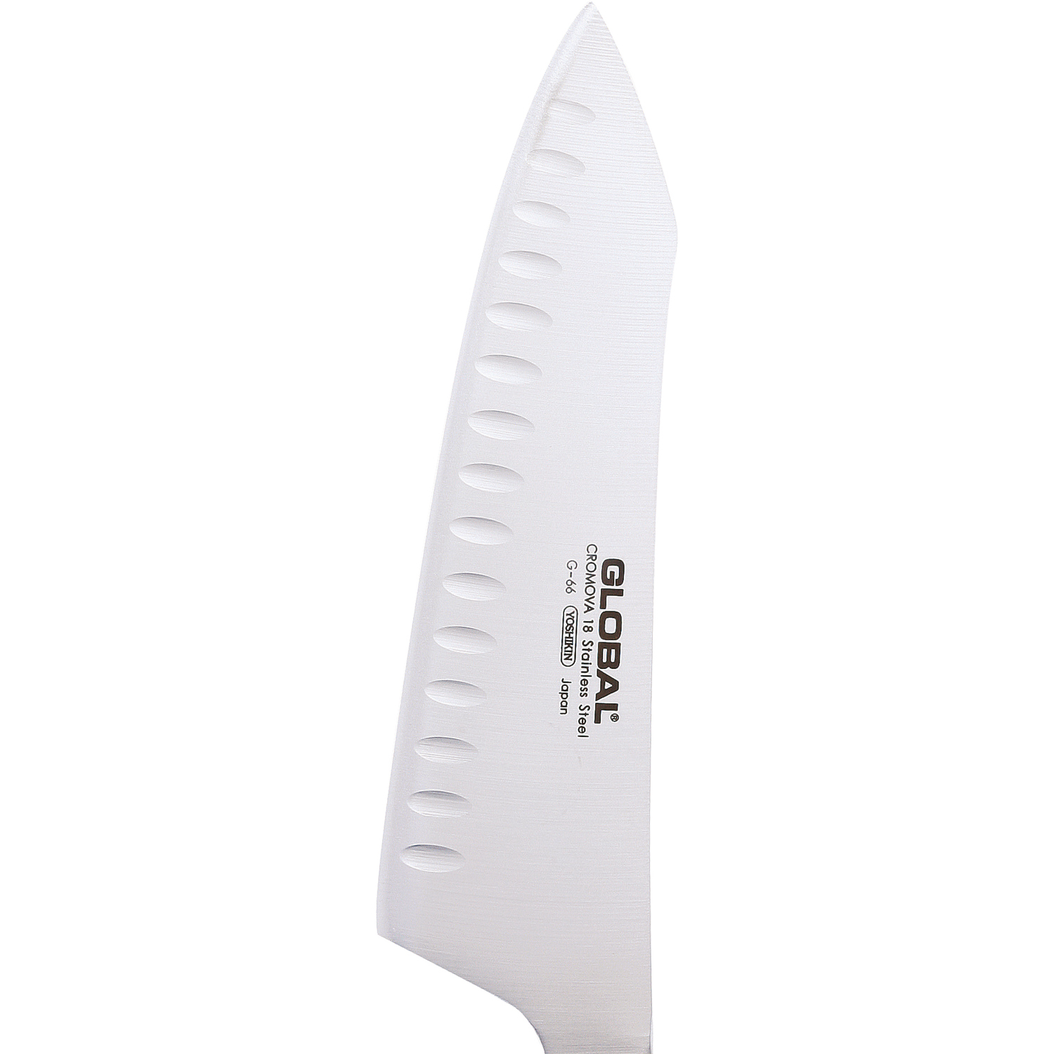 Nahaufnahme eines GLOBAL-Küchenmessers. Die Klinge ist aus Edelstahl mit ovalen Vertiefungen. Text: GLOBAL, Cromova 18 Stainless Steel, G-66, Yoshikin Japan.