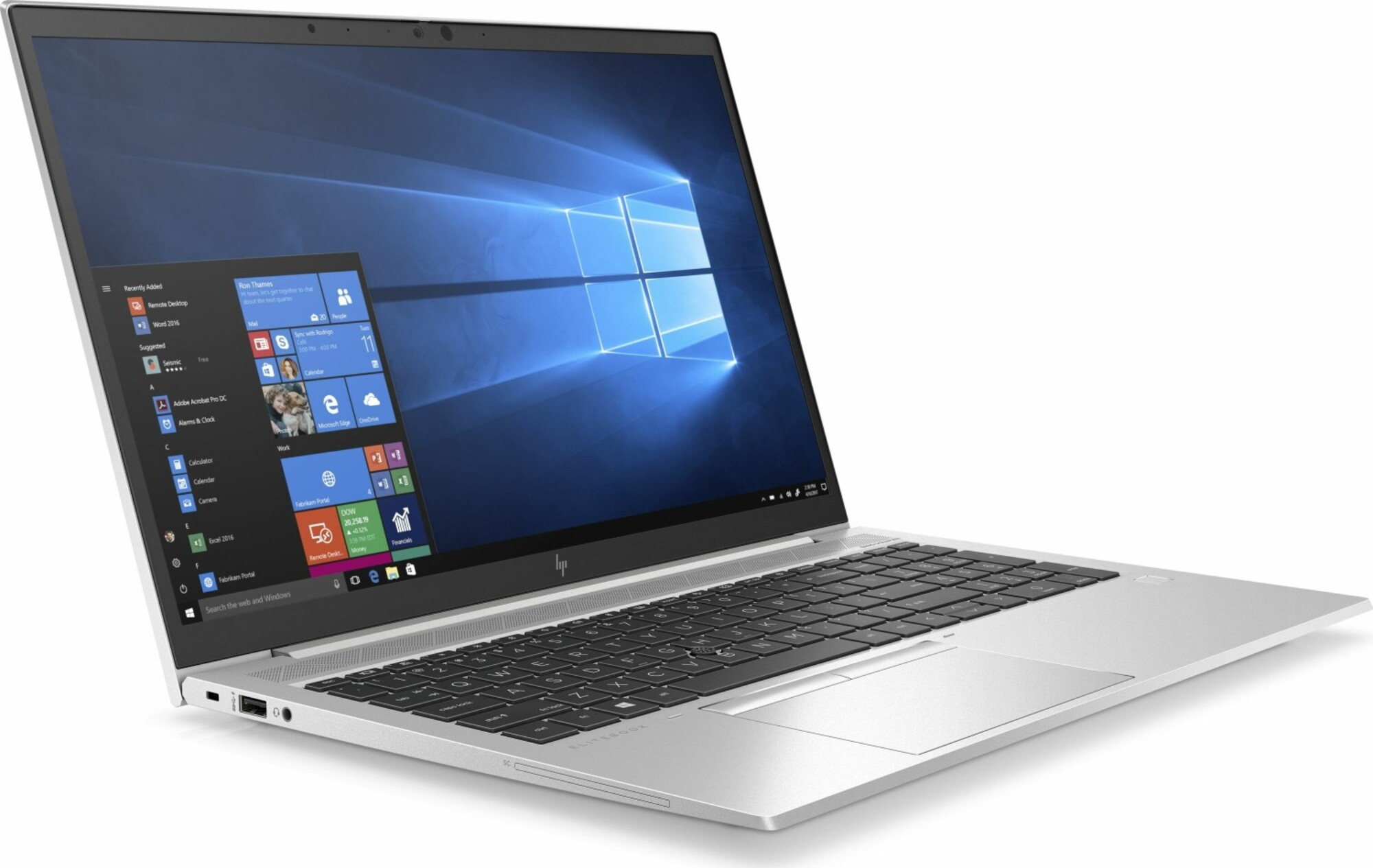 Silberner HP-Laptop, geöffnet auf weißer Oberfläche, Windows-Oberfläche. Tastatur sichtbar. Der Bildschirm zeigt das Startmenü.