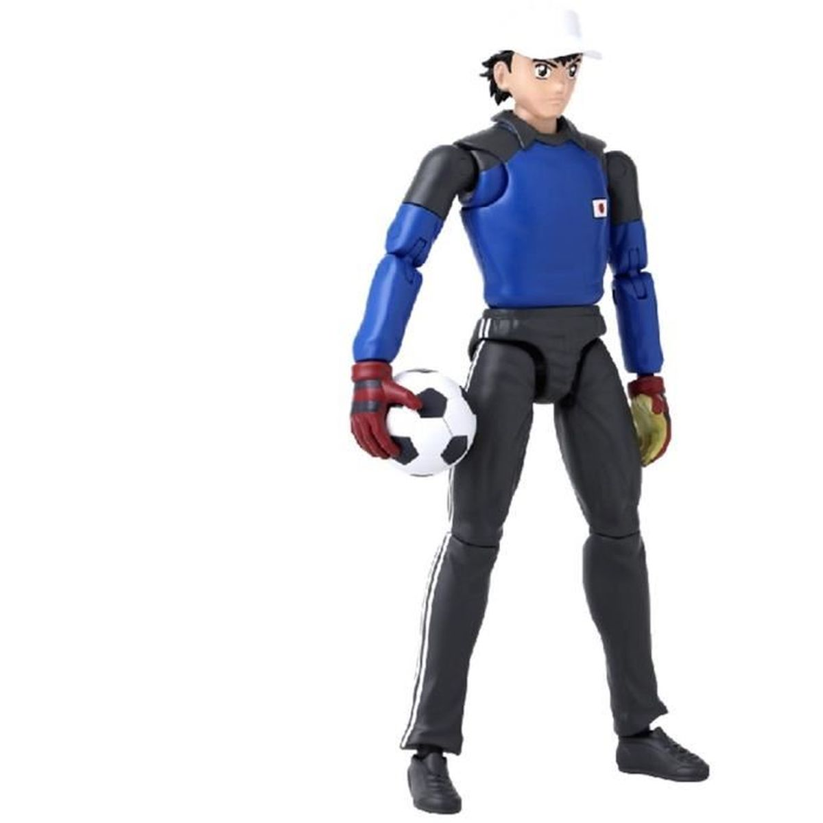 Eine Fußballfigur mit weißer Kappe, blauem Hemd und schwarzer Hose, die einen Fußball hält. Die Figur steht vor weißem Hintergrund.
