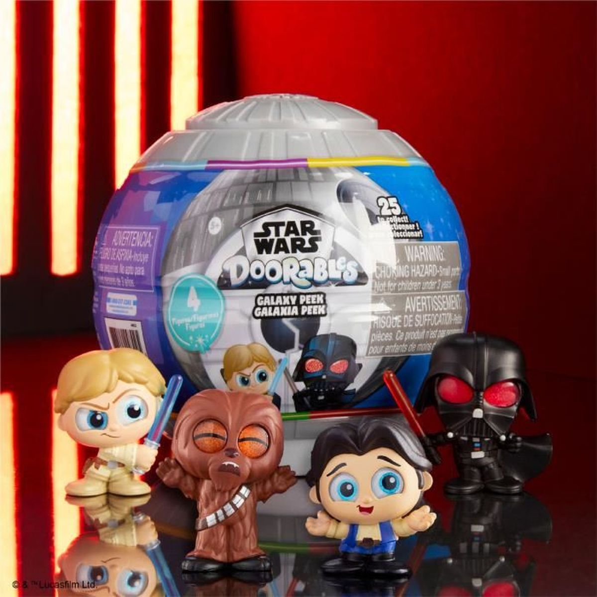 Star Wars Doorables Set mit Figuren von Luke, Chewbacca, Han Solo und Darth Vader vor einem kuppelförmigen Behälter.