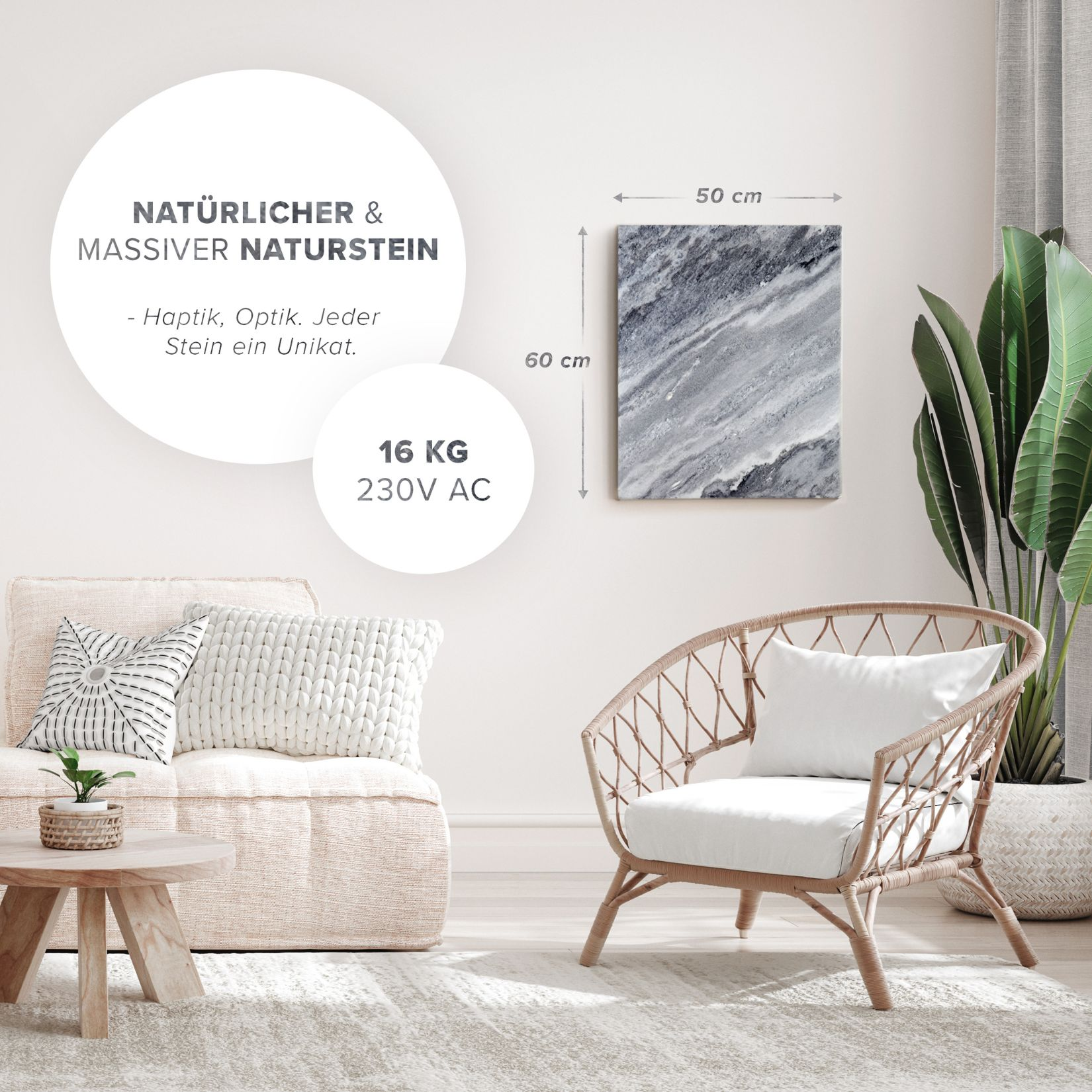 Ein Zimmer mit einem Stein-Kunstwerk, Sofa, Stuhl und Pflanze. Abmessungen und Gewicht sind an der Wand notiert.