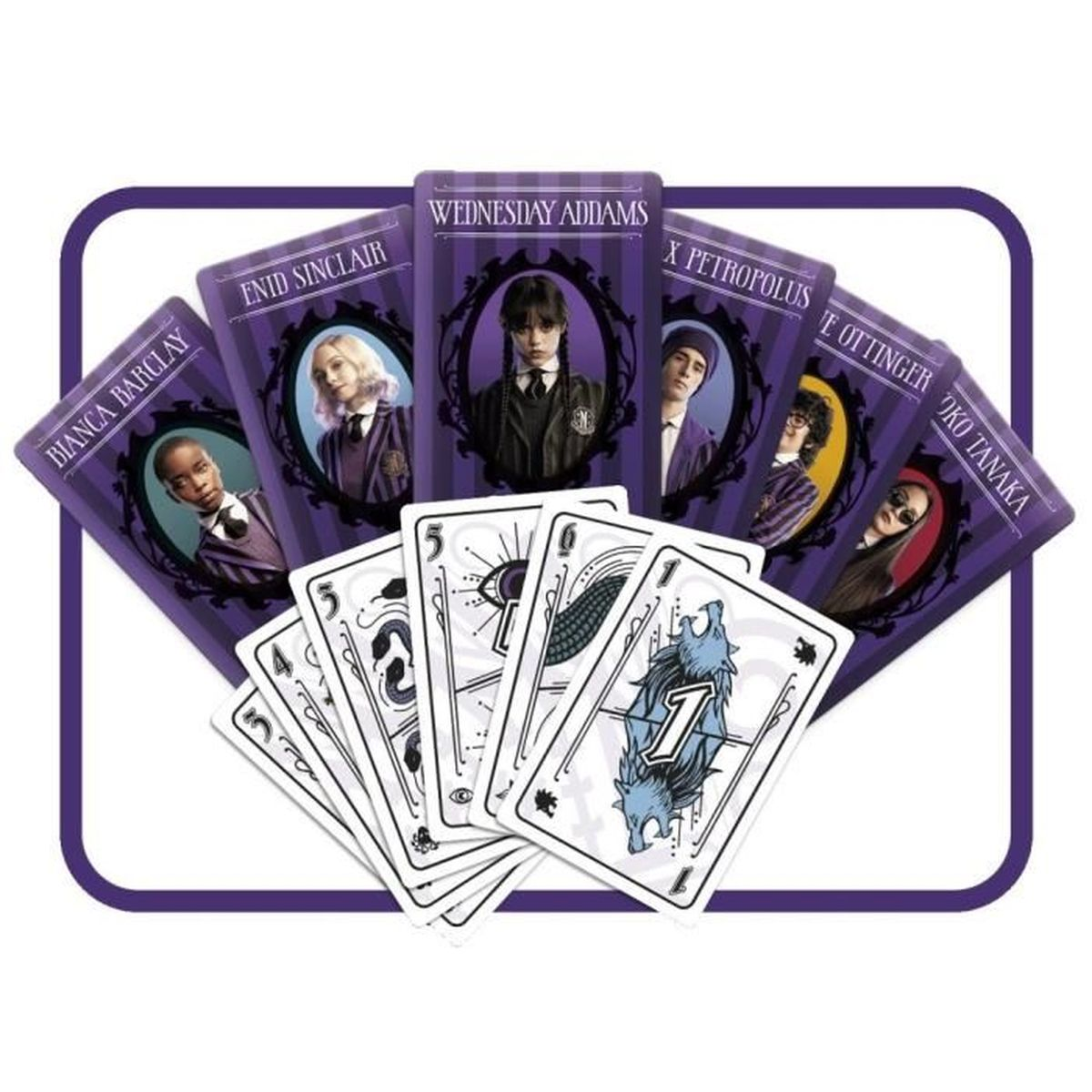 Ein Kartenspiel mit Wednesday Addams und anderen Charakteren. Karten sind in Lila und Weiß gehalten.