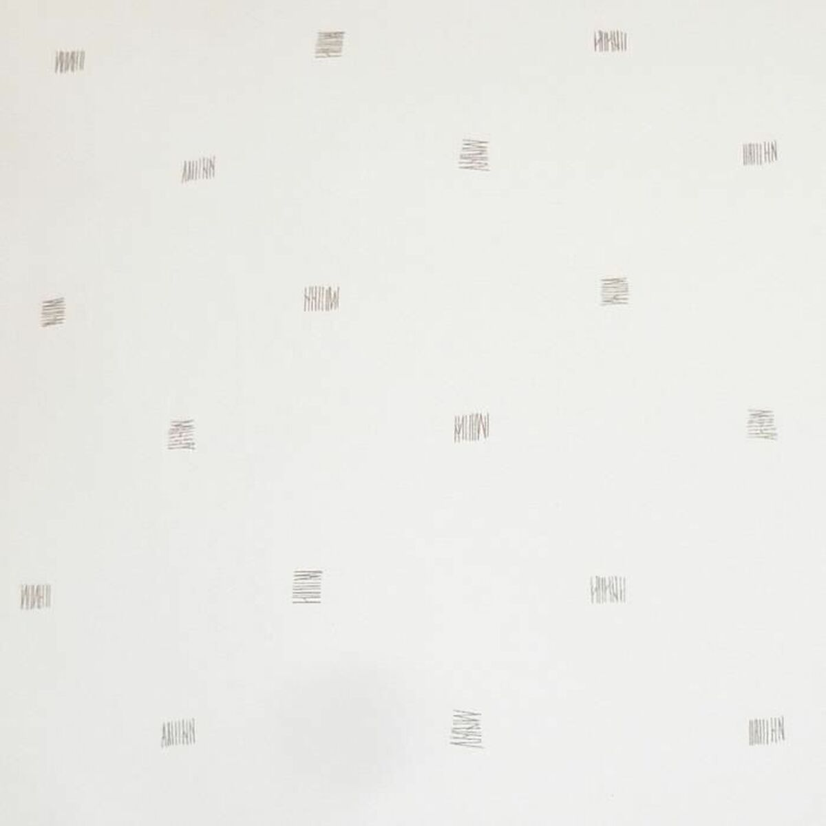 Weißer Hintergrund mit verstreuten, kleinen, grauen rechteckigen Formen. Jede Form besteht aus mehreren parallelen Linien, die ein strukturiertes Muster bilden.
