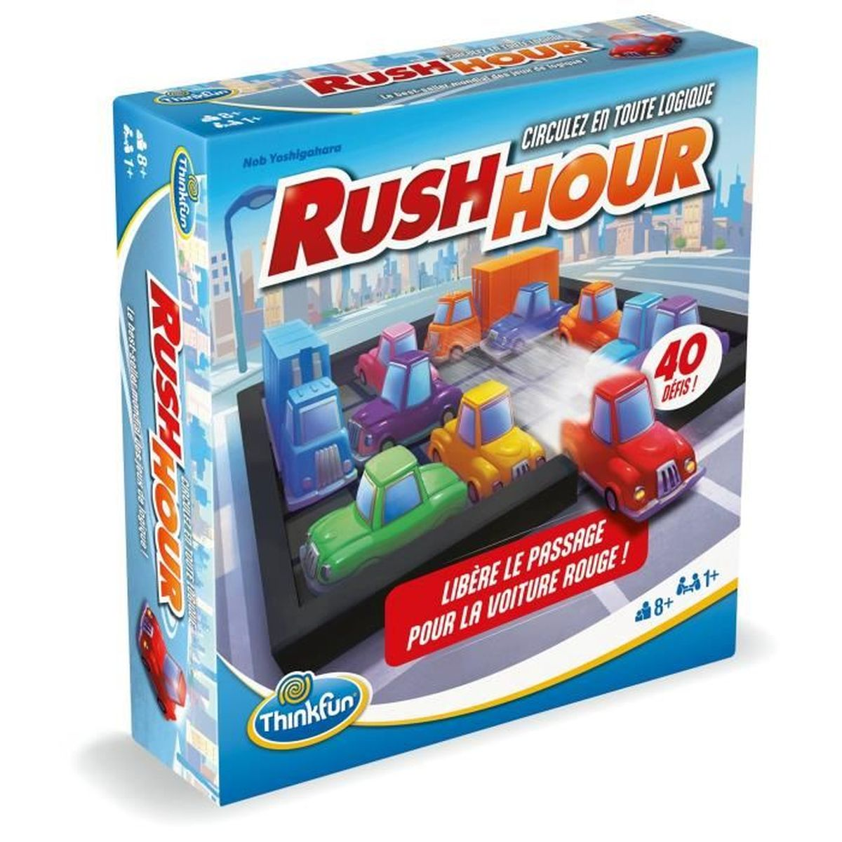 Una scatola del gioco da tavolo Rush Hour. Auto di vari colori sono in un ingorgo. L'obiettivo è liberare l'auto rossa.