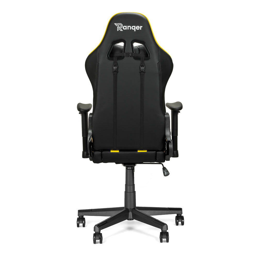 Zwarte en gele gamingstoel. De rug heeft het Ranger-logo. De stoel heeft armleuningen, een vijfsterrenvoet en wielen.