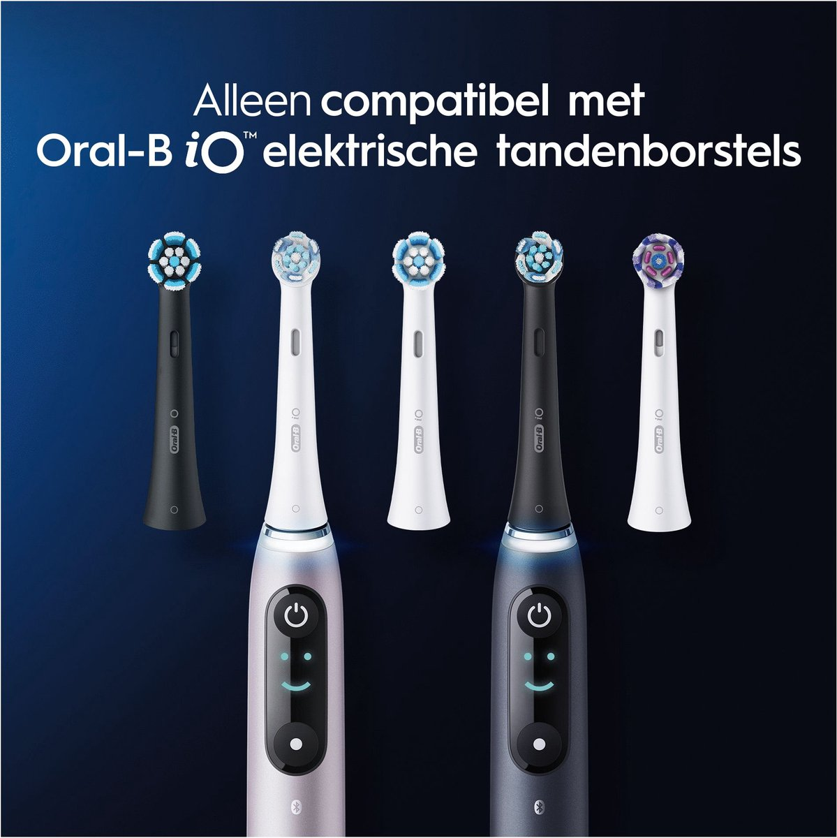 Diversi spazzolini elettrici Oral-B iO con testine colorate. Il testo indica la compatibilità con i modelli Oral-B iO.