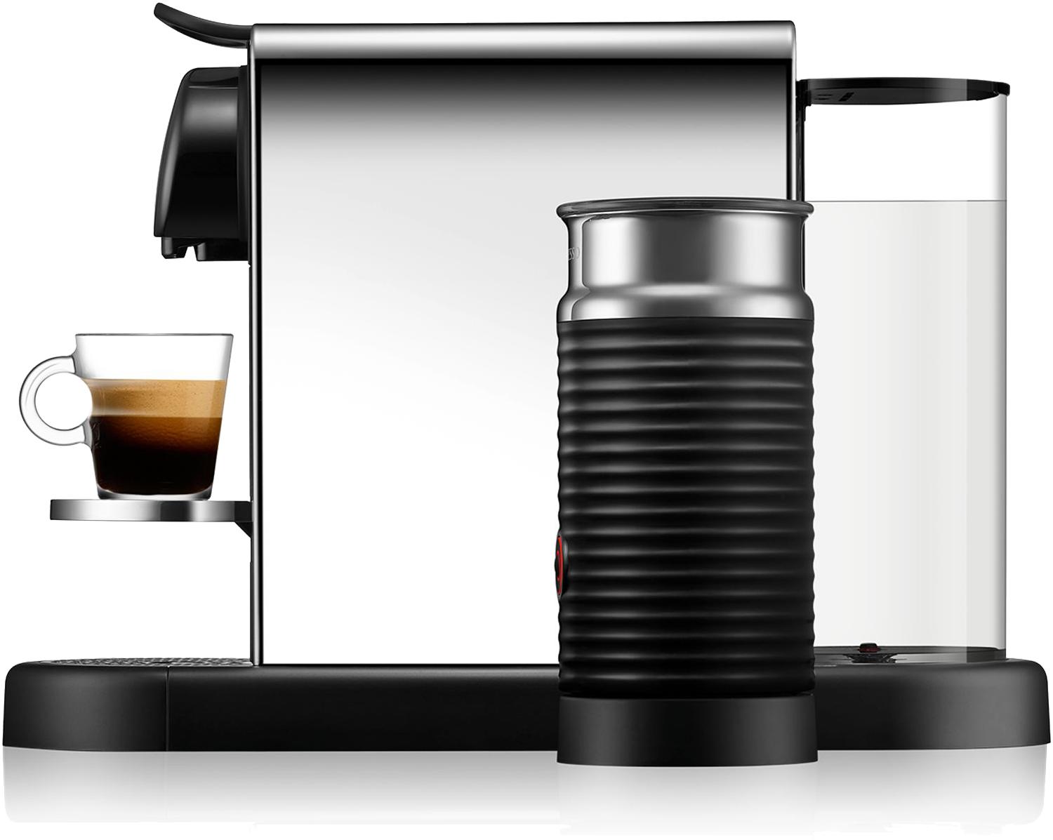 Srebrno-czarny ekspres do kawy ze szklanką kawy i spieniaczem do mleka po prawej stronie.