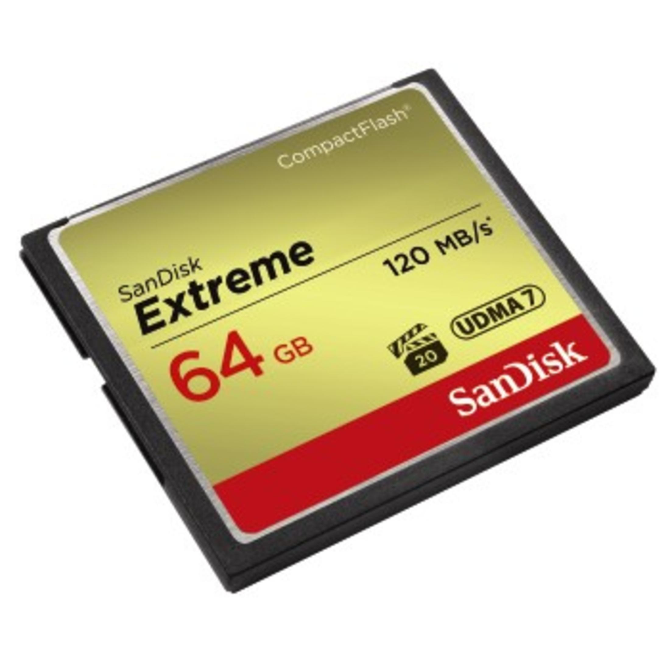 Eine SanDisk Extreme CompactFlash-Karte. Sie ist schwarz mit einem goldenen und roten Etikett, das 64 GB und 120 MB/s anzeigt.