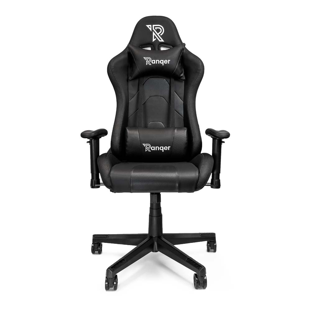 Schwarzer Gaming-Stuhl mit Kopf- und Lendenkissen. Die Marke 'Ranqer' ist sichtbar. Er steht auf einem schwarzen Untergestell mit Rollen.