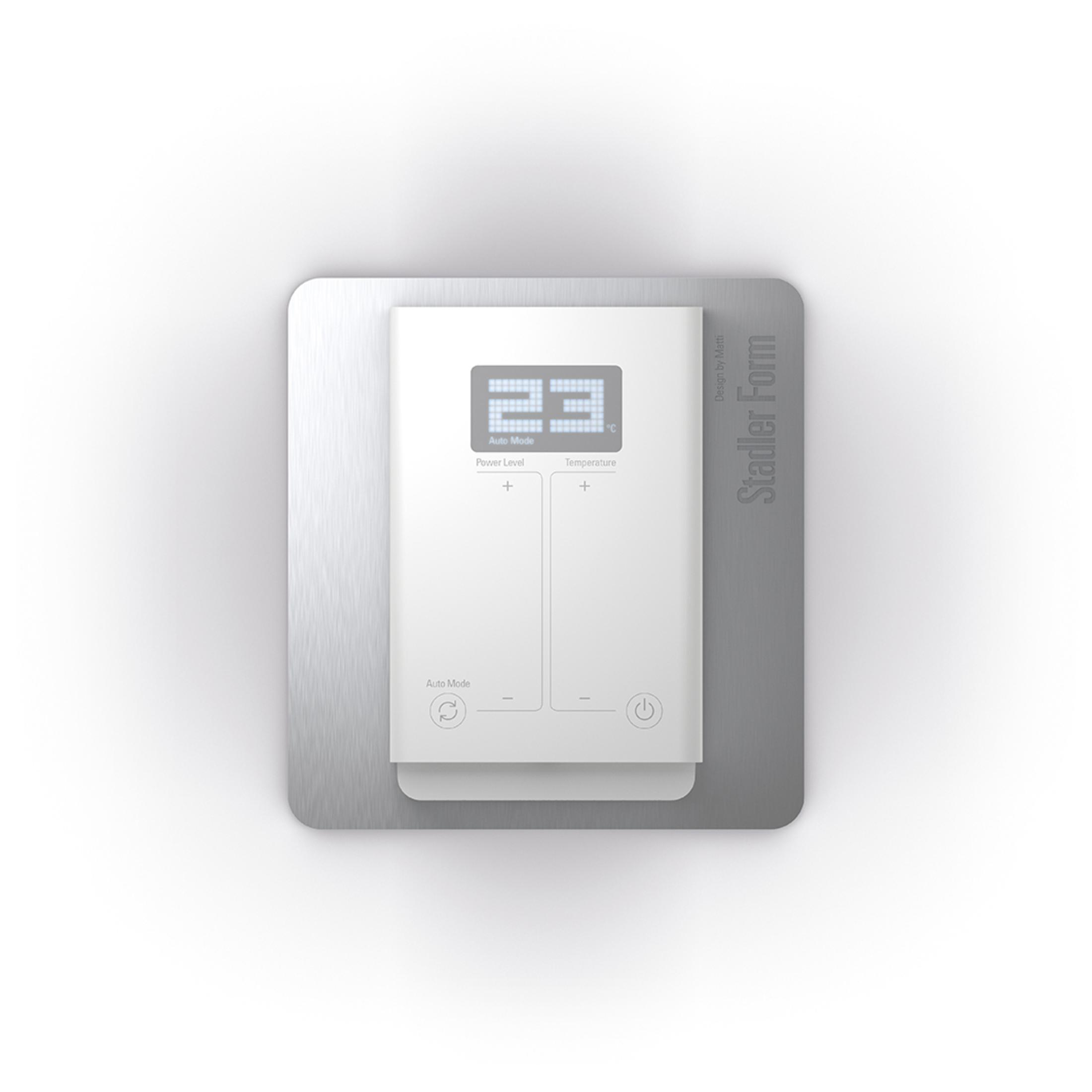 Een witte thermostaat met digitale display '23°C'. Bediening: stroom, temperatuur en automatische modus, op metalen achtergrond.