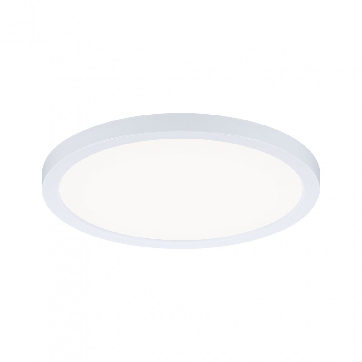 Okrągła, biała lampa sufitowa. Jest zapalona, z jasnym, białym światłem emitowanym ze środka. Tło jest białe.