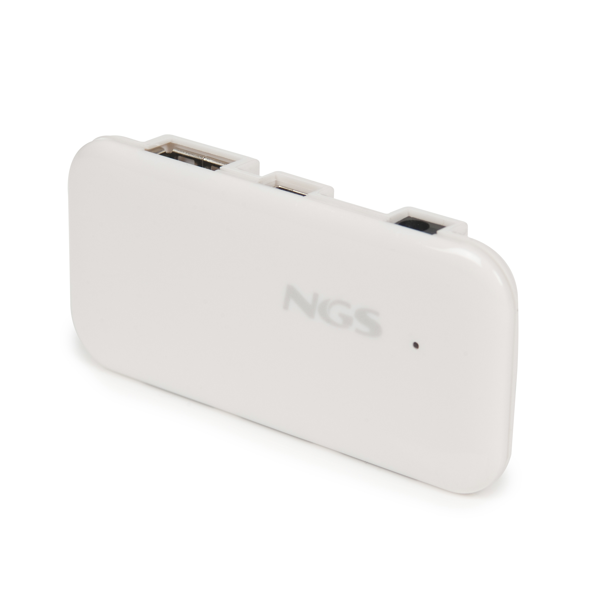 Un concentrador USB NGS blanco sobre fondo blanco. Tiene 3 puertos USB y el logotipo NGS en la parte superior.