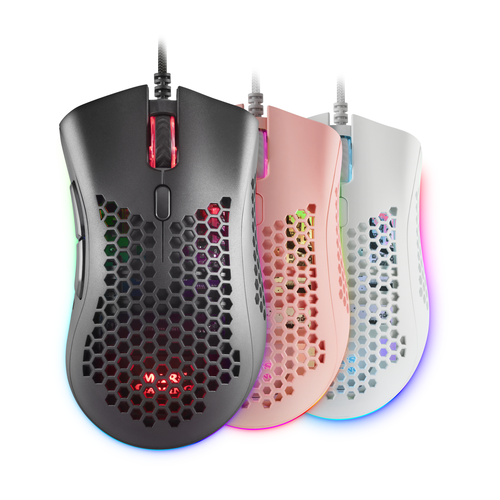 Tre mouse da gioco, nero, rosa e bianco, con motivo a nido d'ape e luci a LED. Su sfondo bianco.