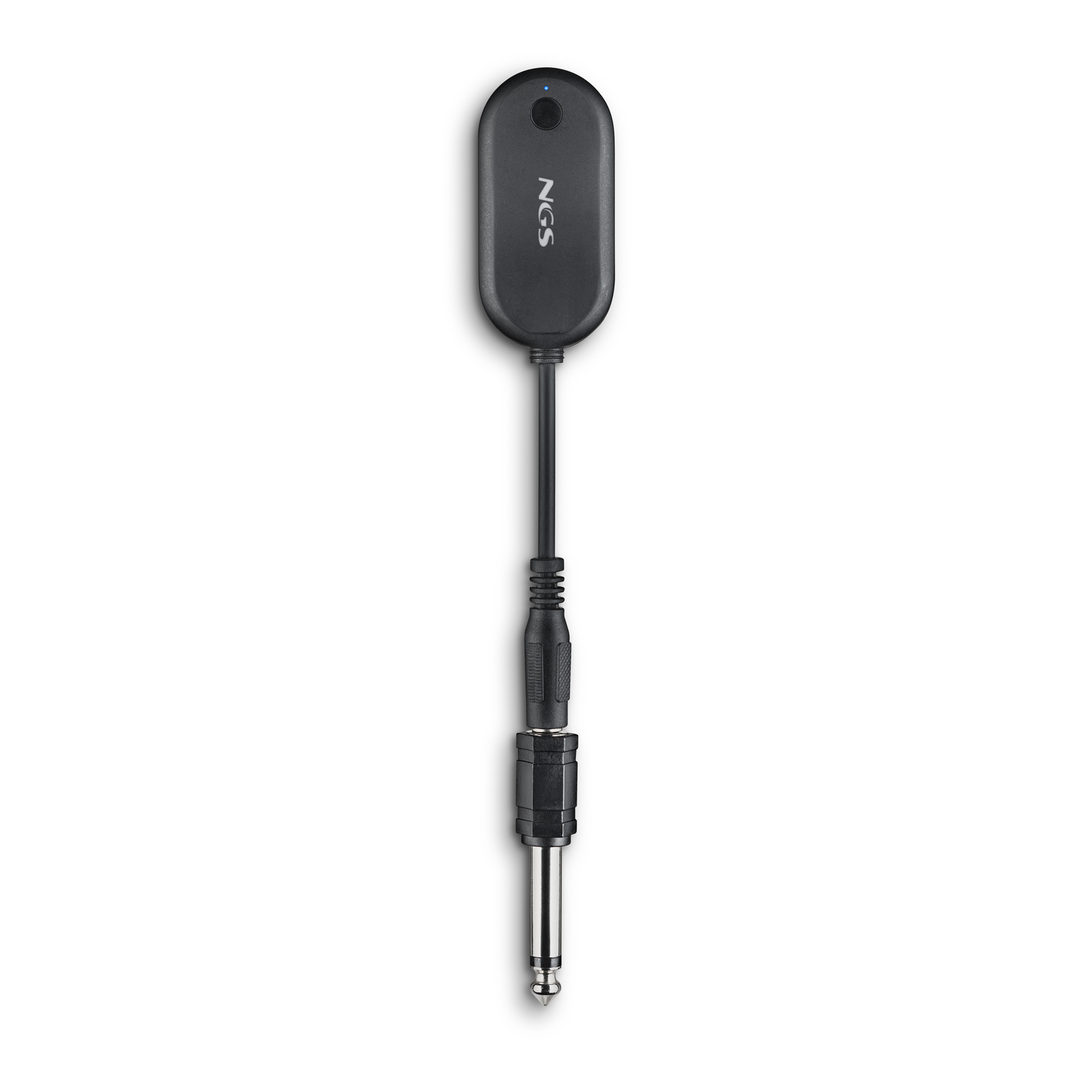 Receptor de audio Bluetooth NGS negro con conector de 3,5 mm y adaptador de 6,35 mm, aislado sobre fondo blanco.