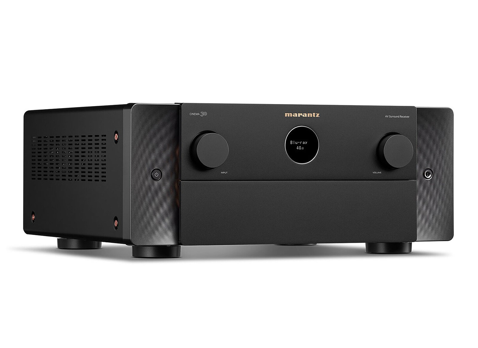 Siyah bir Marantz AV alıcısı. İki düğmesi, 'Blu-ray 40.0' yazan bir ekranı ve solda havalandırma delikleri var.