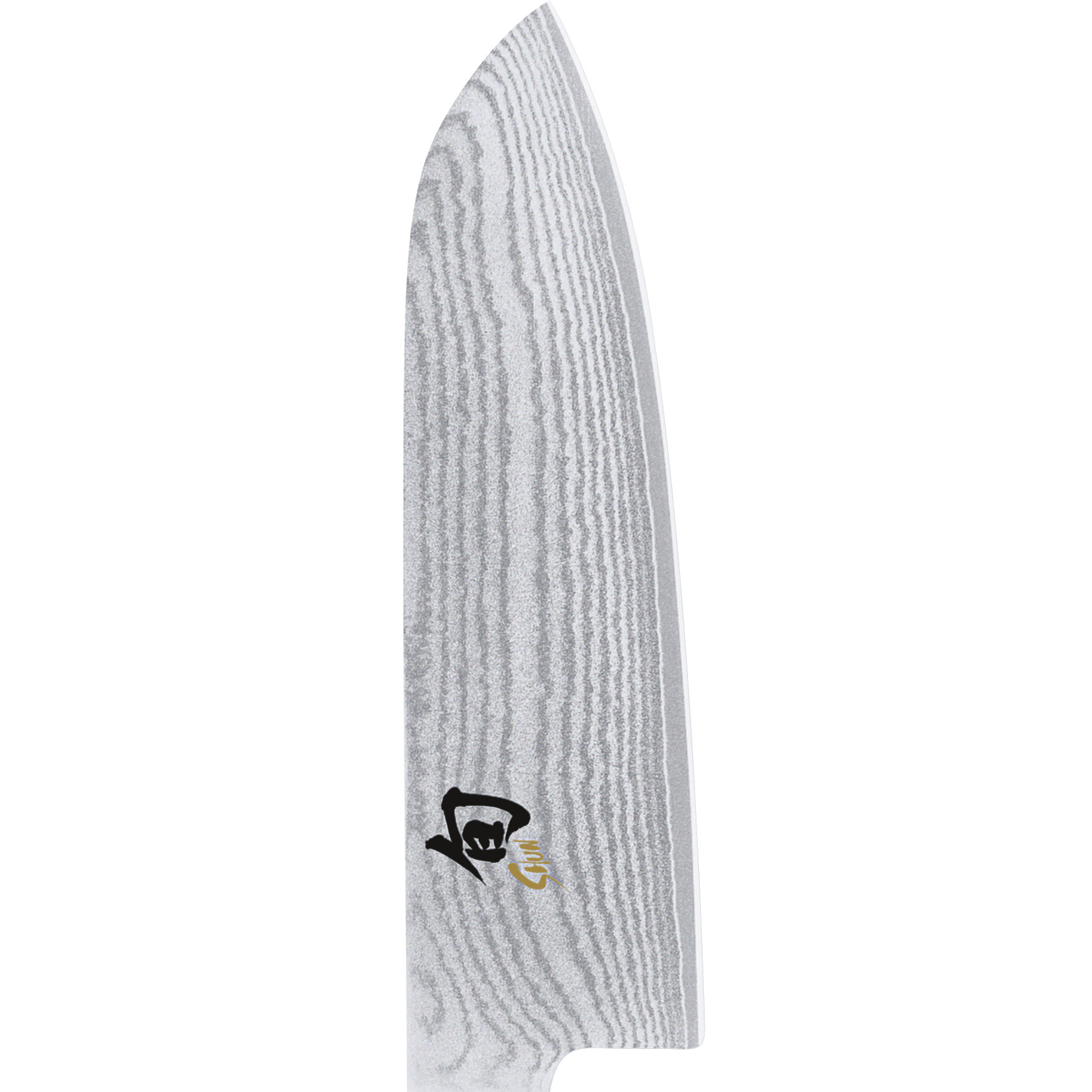 Zbliżenie ostrza noża szefa kuchni Shun, pokazujące wzorzystą powierzchnię ze stali i czarne logo. Tło jest białe.