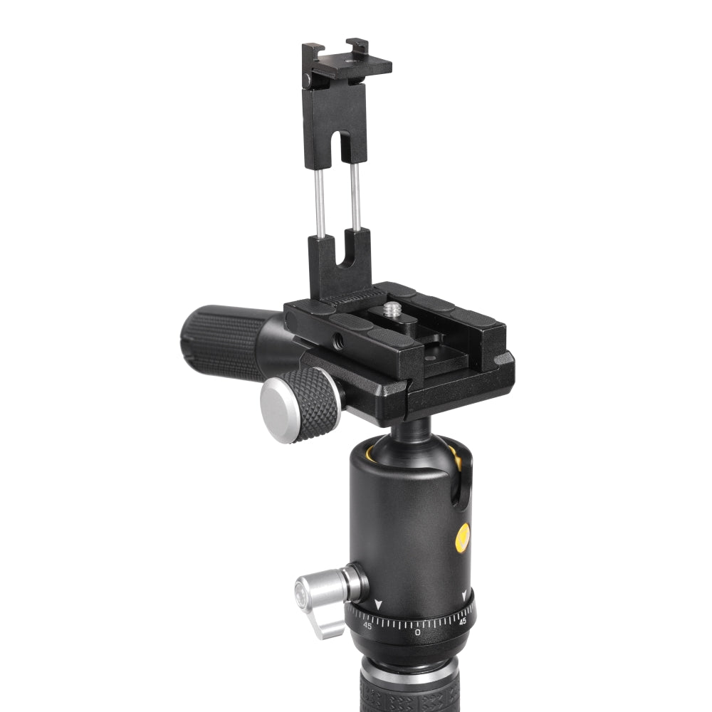 Cabezal de trípode negro y plateado con soporte para smartphone, sobre fondo blanco. Tiene perillas de ajuste y escalas.