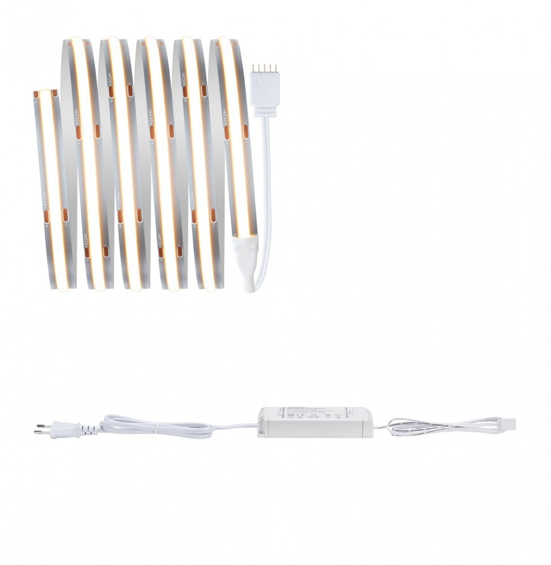 Weiße LED-Lichtstreifen, ein weißer Stecker und Stromversorgungskomponenten auf weißem Hintergrund.