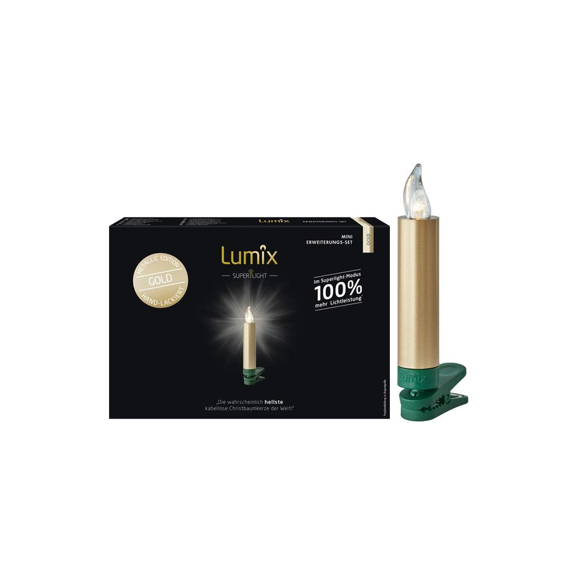 Produktaufnahme von Lumix Superlight-Kerzen. Eine Box und eine Kerze sind sichtbar. Auf der Box steht 'Gold Metallic Edition'.